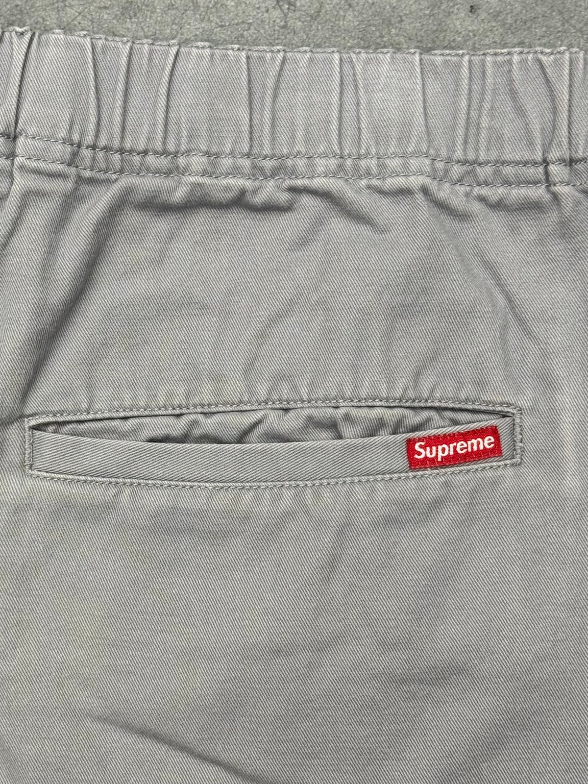 VINTAGE SUPREME BELTED SHORTS (GREY)