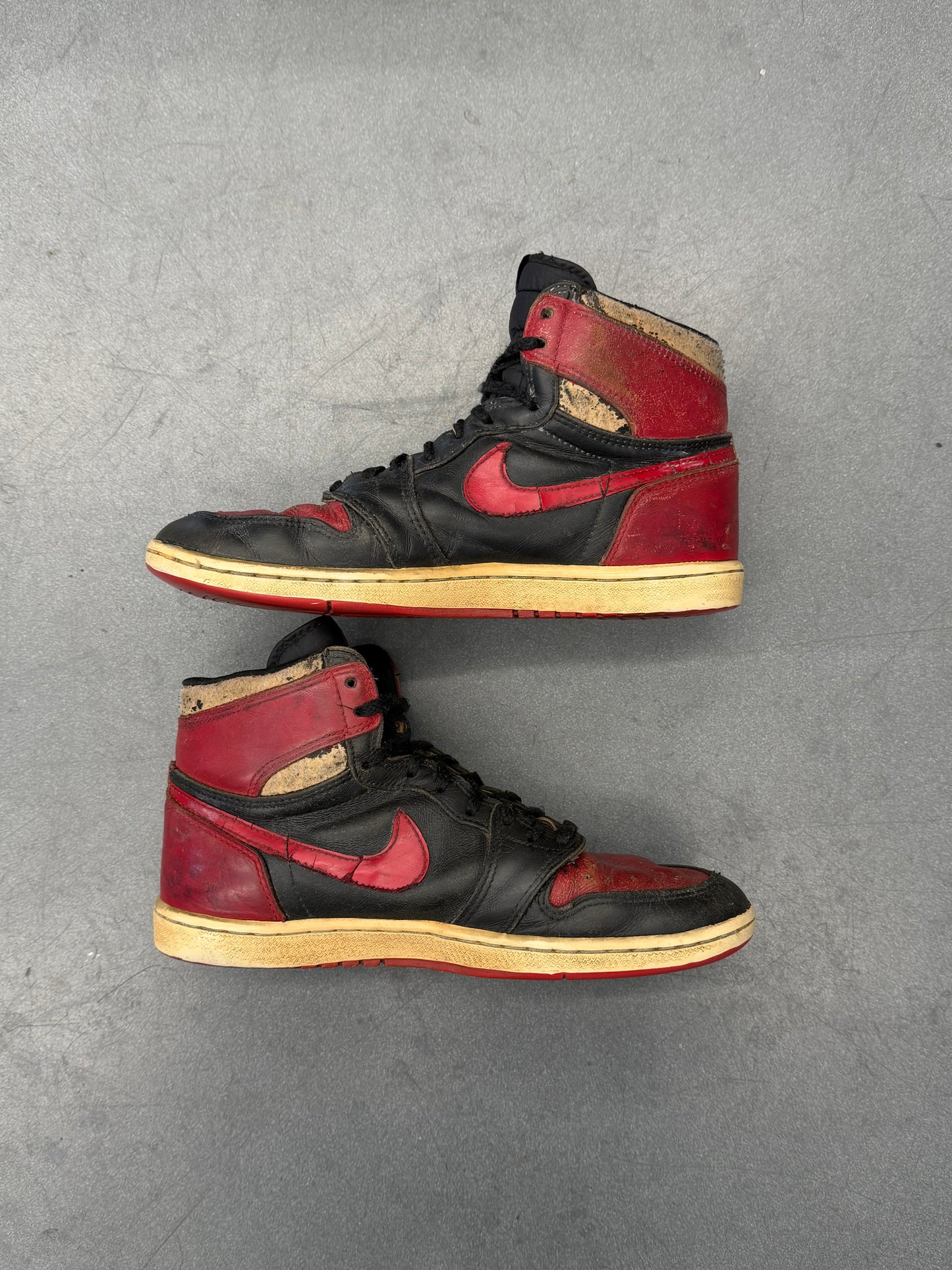 1985 AIR JORDAN 1 HIGH BRED (VERY WORN)