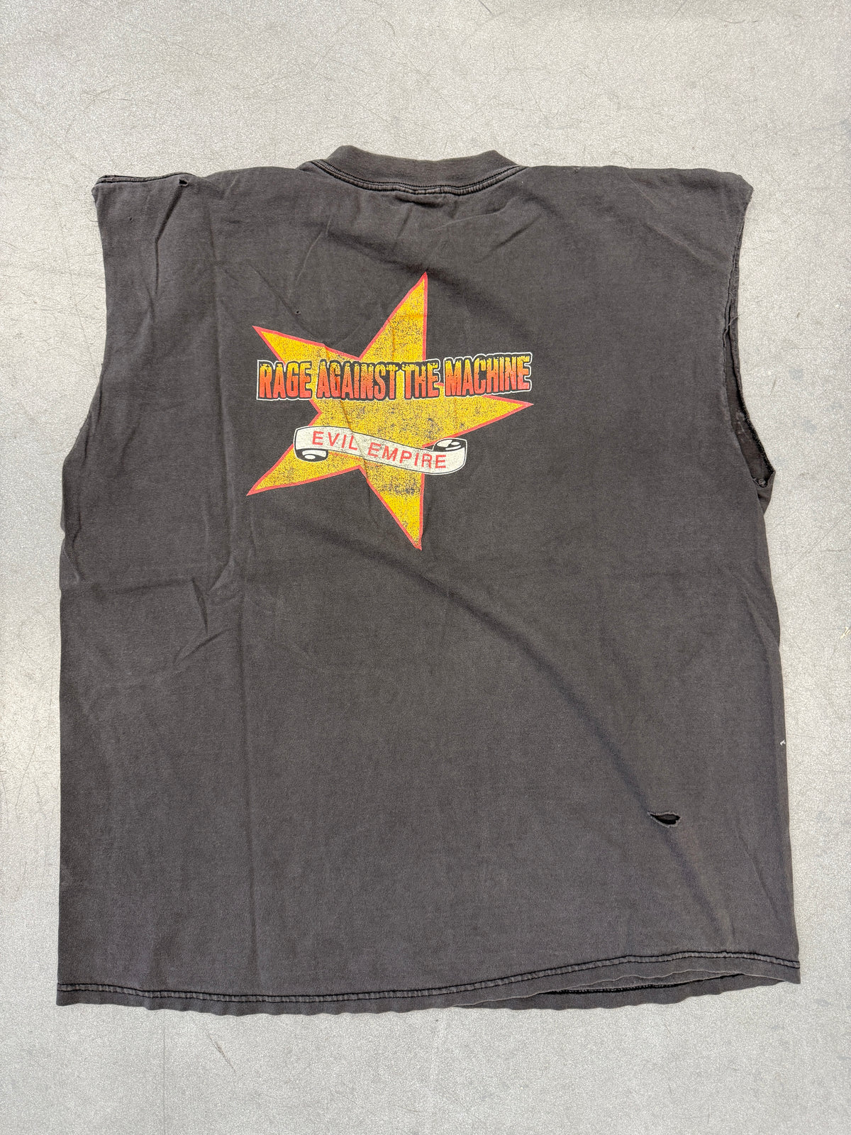 1996 RAGE AGAINST THE MACHINE EVIL EMPIRE CUT-OFF TEE (GIANT TAG)