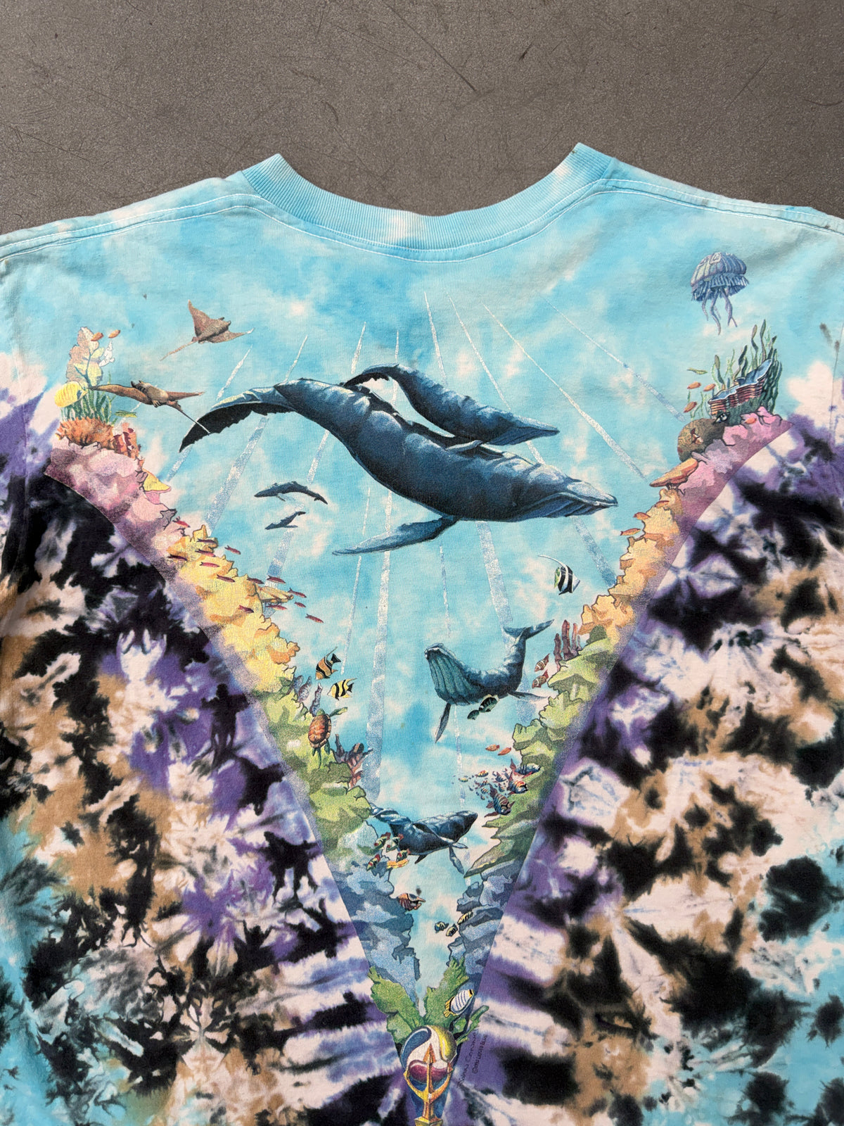 1996 LIQUID BLUE OCEAN V TIE-DYE DOLPHINS TEE (PULLED TAG)