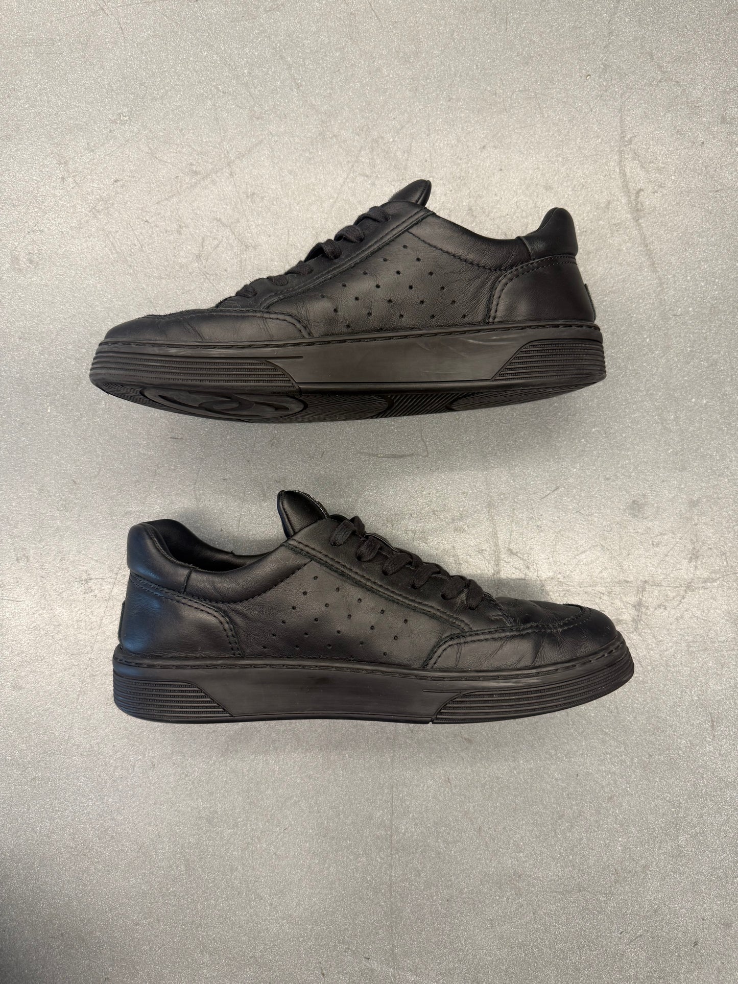 SIZE 42 CHANEL G36487 LEATHER SNEAKER - BLACK