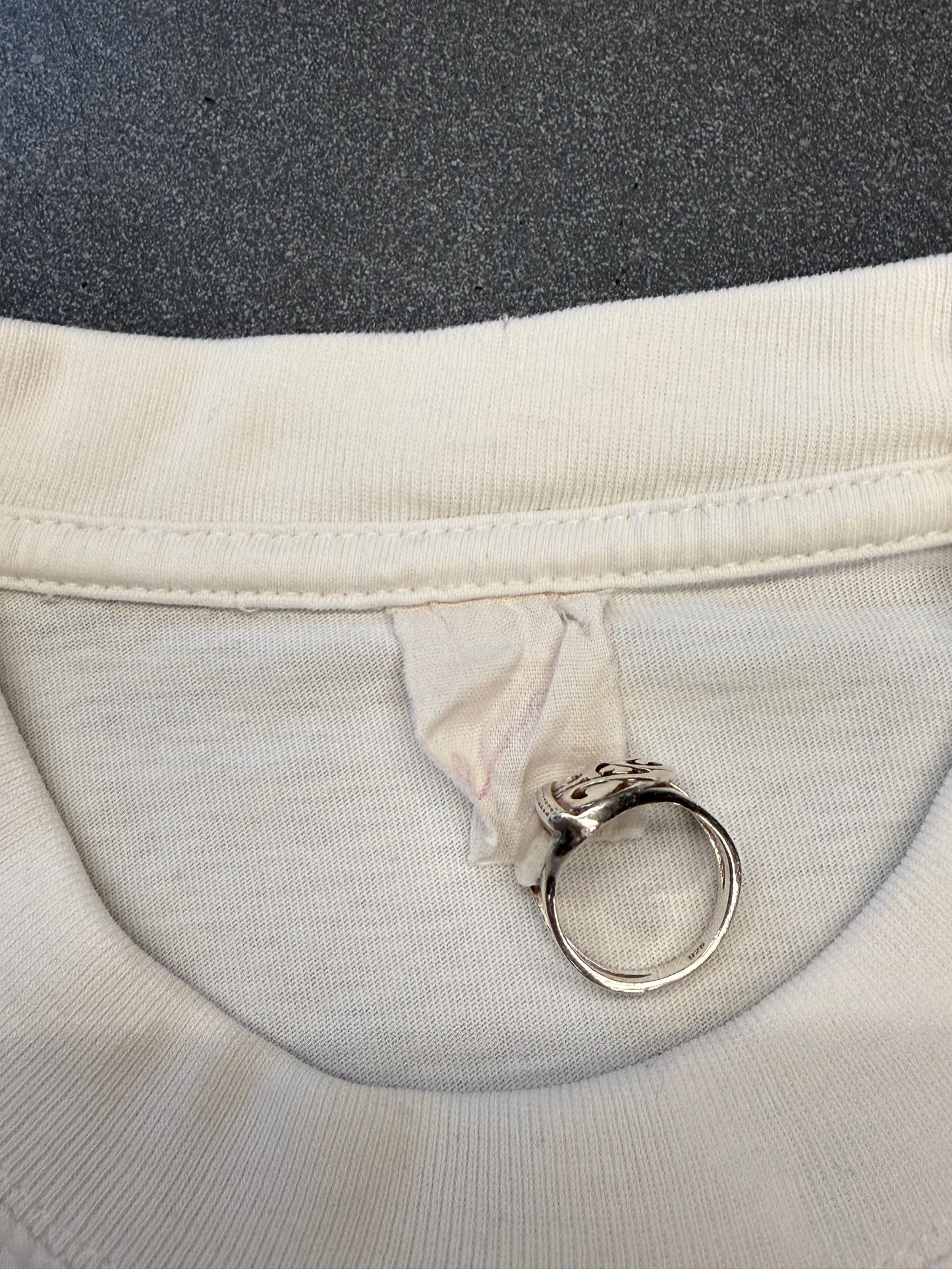 2003 RED HOT CHILI PEPPERS GREATEST HITS TEE (FADED J T’S TAG)