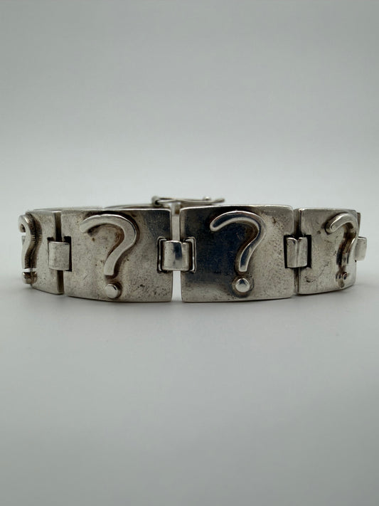 REPEATED QUESTION MARK ? SILVER BRACELET (81.6 GRAMS)
