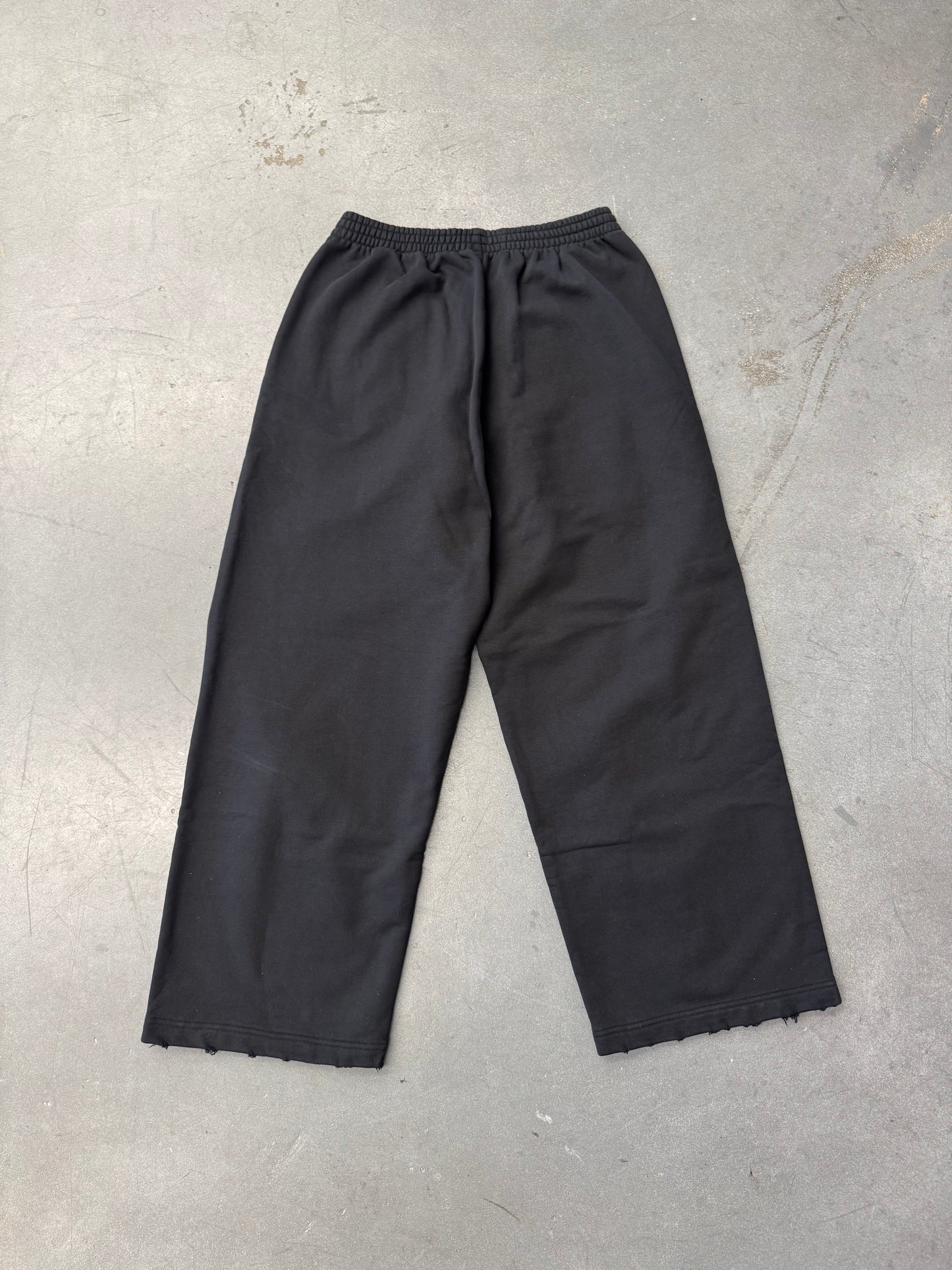 BALENCIAGA STENCIL TYPE BAGGY SWEATPANT - BLACK