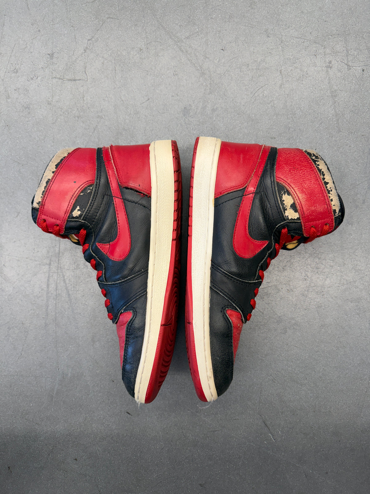 1985 AIR JORDAN 1 HIGH - BRED