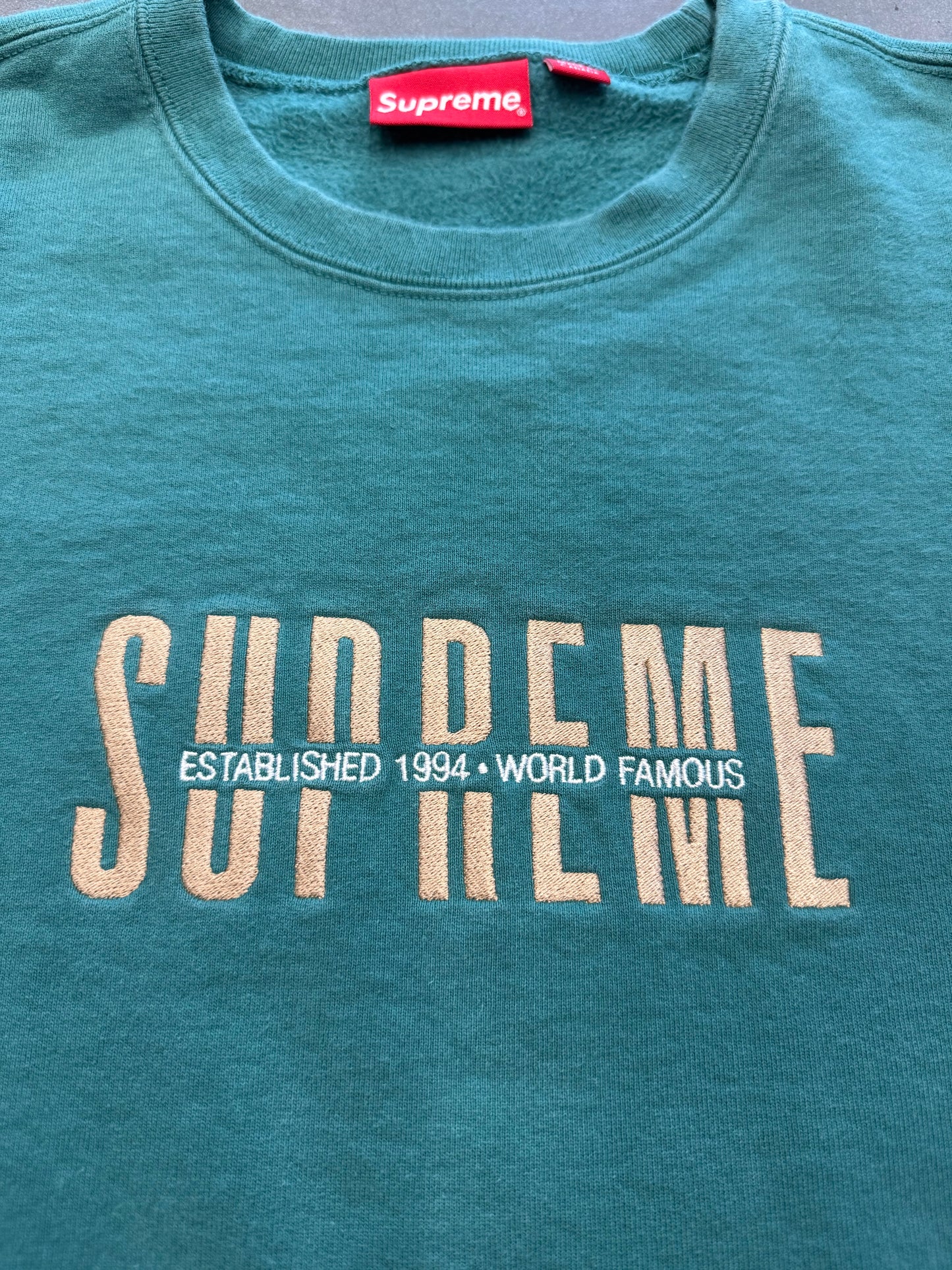 FW18 SUPREME WORLD FAMOUS CREWNECK DARK TEAL