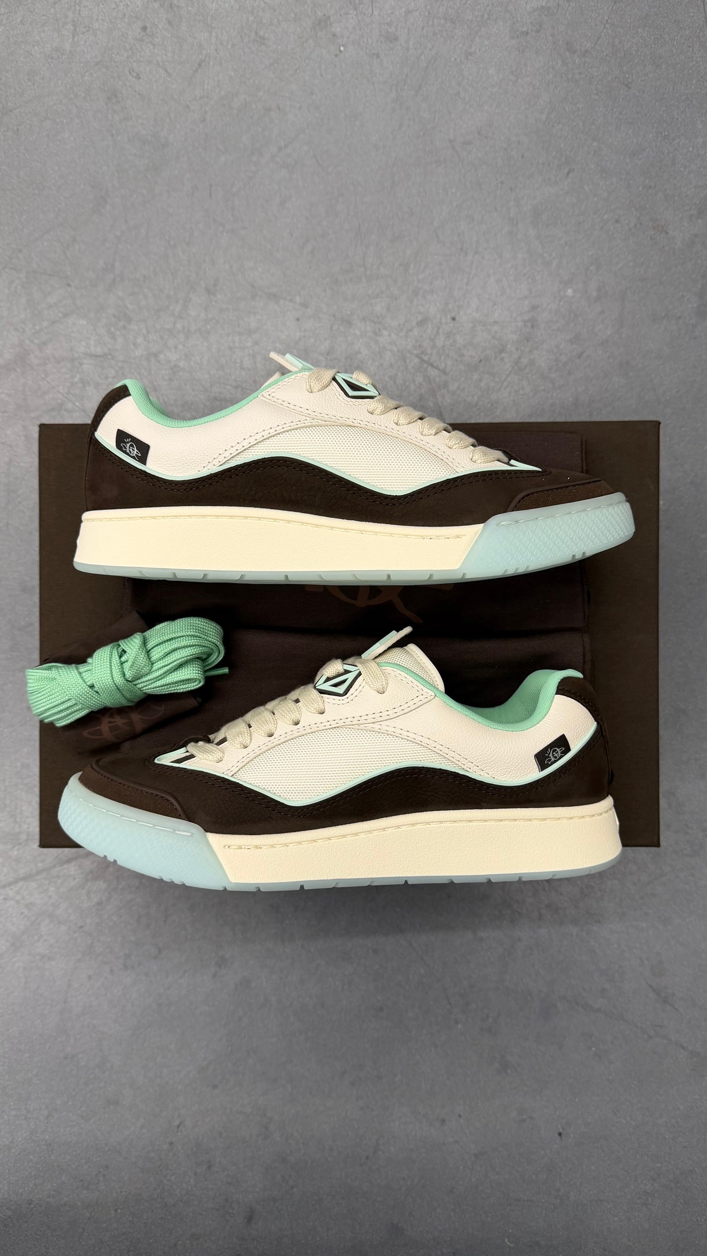 2022 DIOR B713 CACTUS JACK - CREAM MOCHA