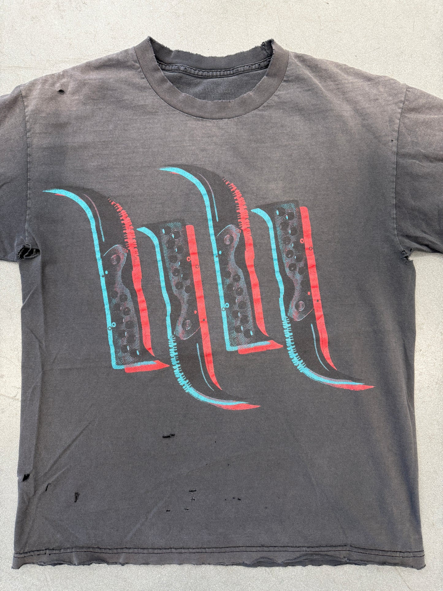 Y2K HART AND HUNTINGTON 3D LOGO DISTRESSED TEE (PULLED TAG)