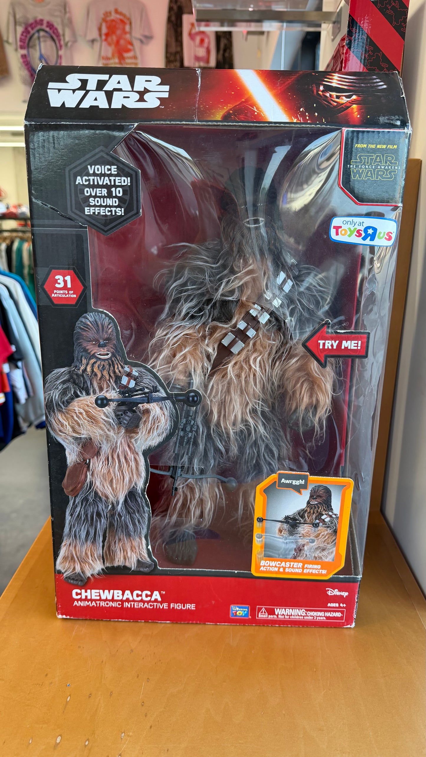 STAR WARS CHEWBACCA ANIMATRONIC INTERACTIVE FIGURE (TOYS R US EXCLUSIVE)
