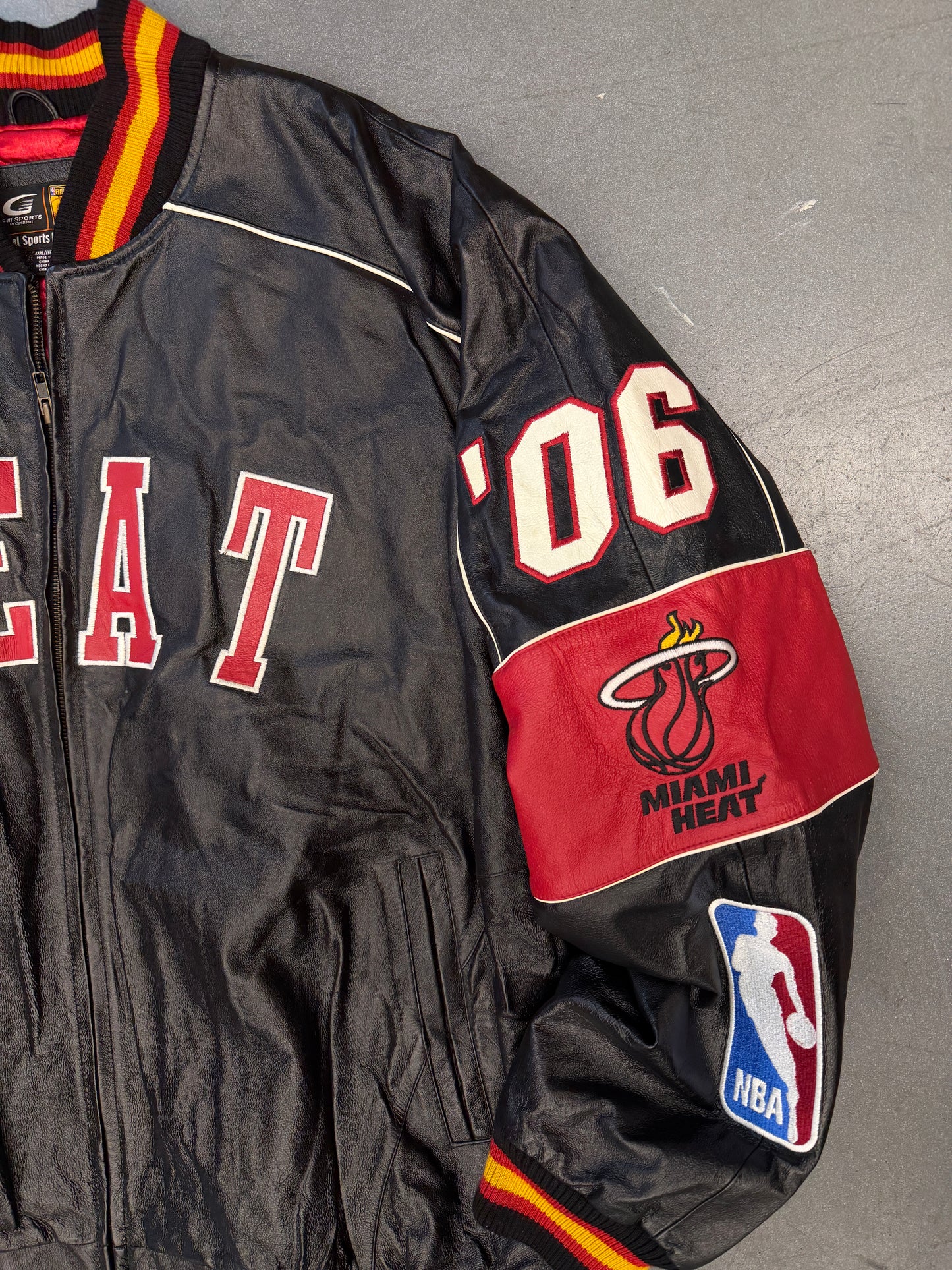 2006 MIAMI HEAT NBA CHAMPIONS LEATHER JACKET (REAL SPORTS FASHION TAG)