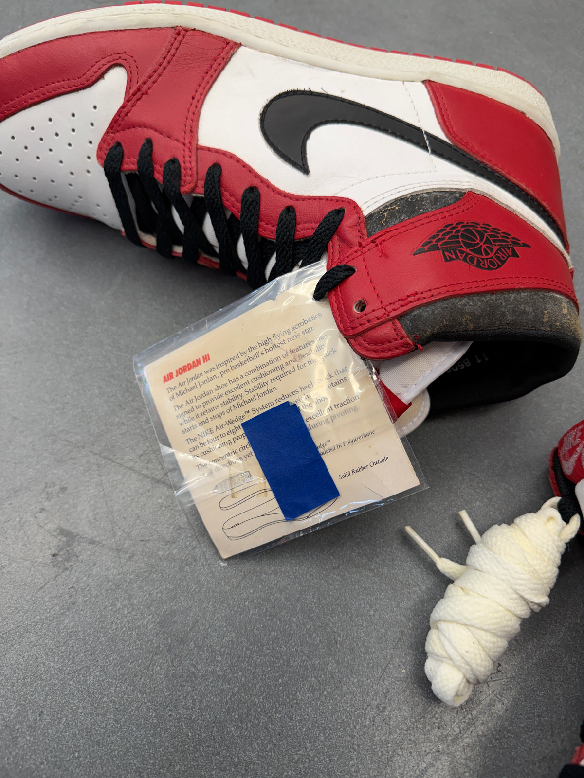 1985 AIR JORDAN 1 HIGH CHICAGO (DEADSTOCK NEVER WORN)