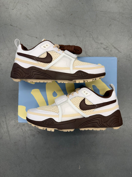 2025 SIZE 8.5 NIKE ZOOM FIELD JAXX TRAVIS SCOTT LIGHT CHOCOLATE (NEW WITH BOX)