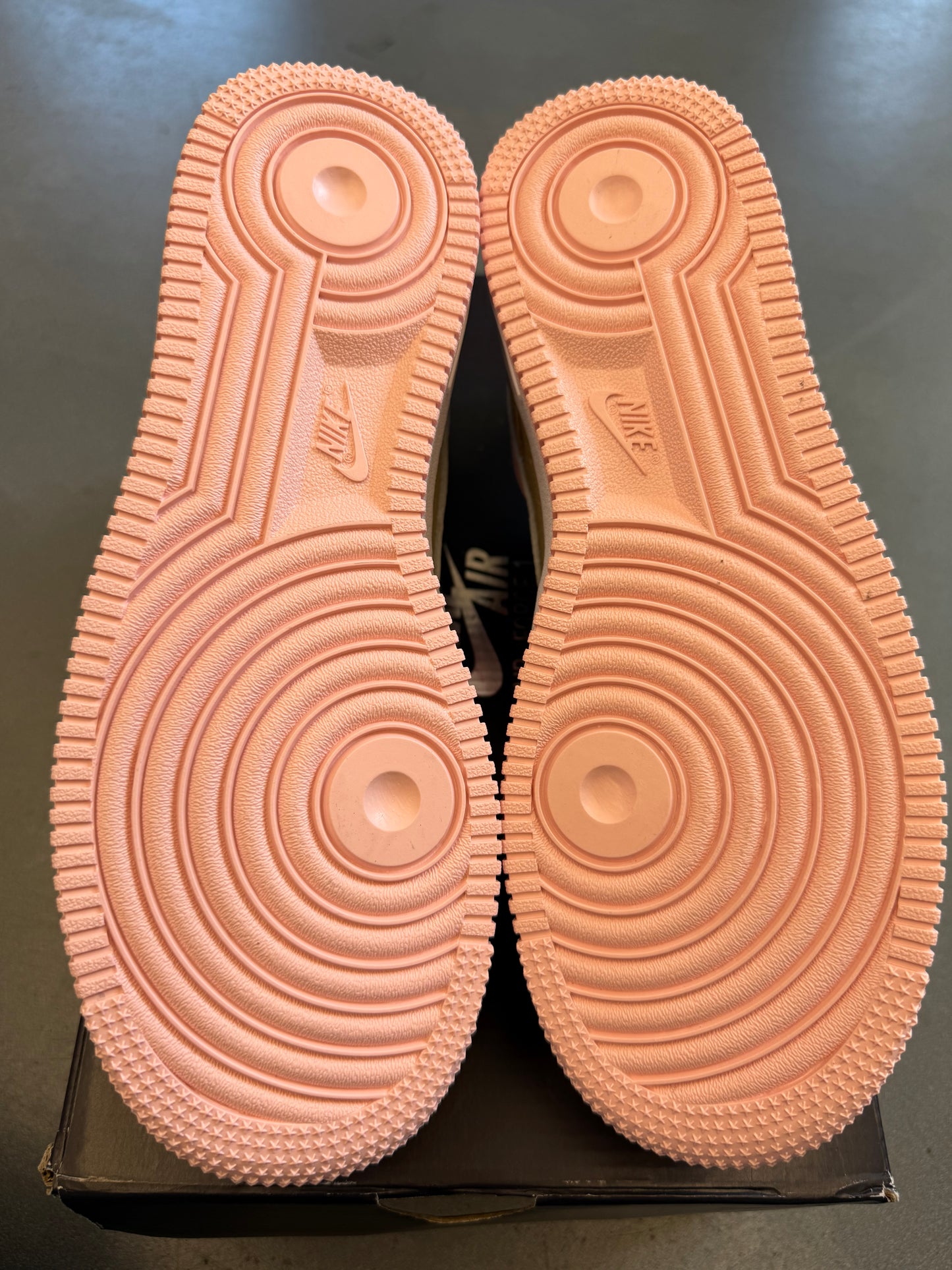 2024 SIZE 5.5 NIKE AIR FORCE 1 LOW LINEN (NEW WITH BOX)