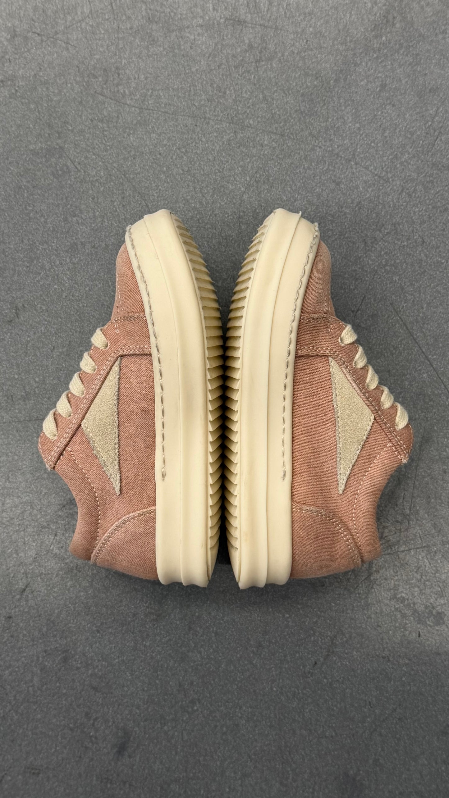 RICK OWENS KIDS PINK SUEDE BABY VINTAGE LOW-TOP SNEAKER - PINK/MILK