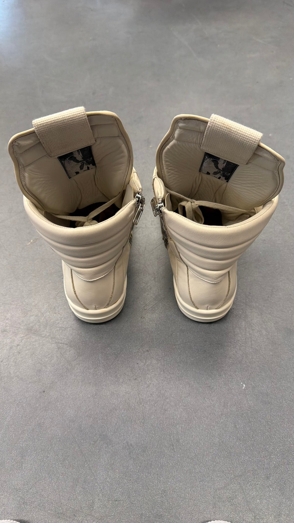 RICK OWENS CHALK WHITE GEOBASKETS