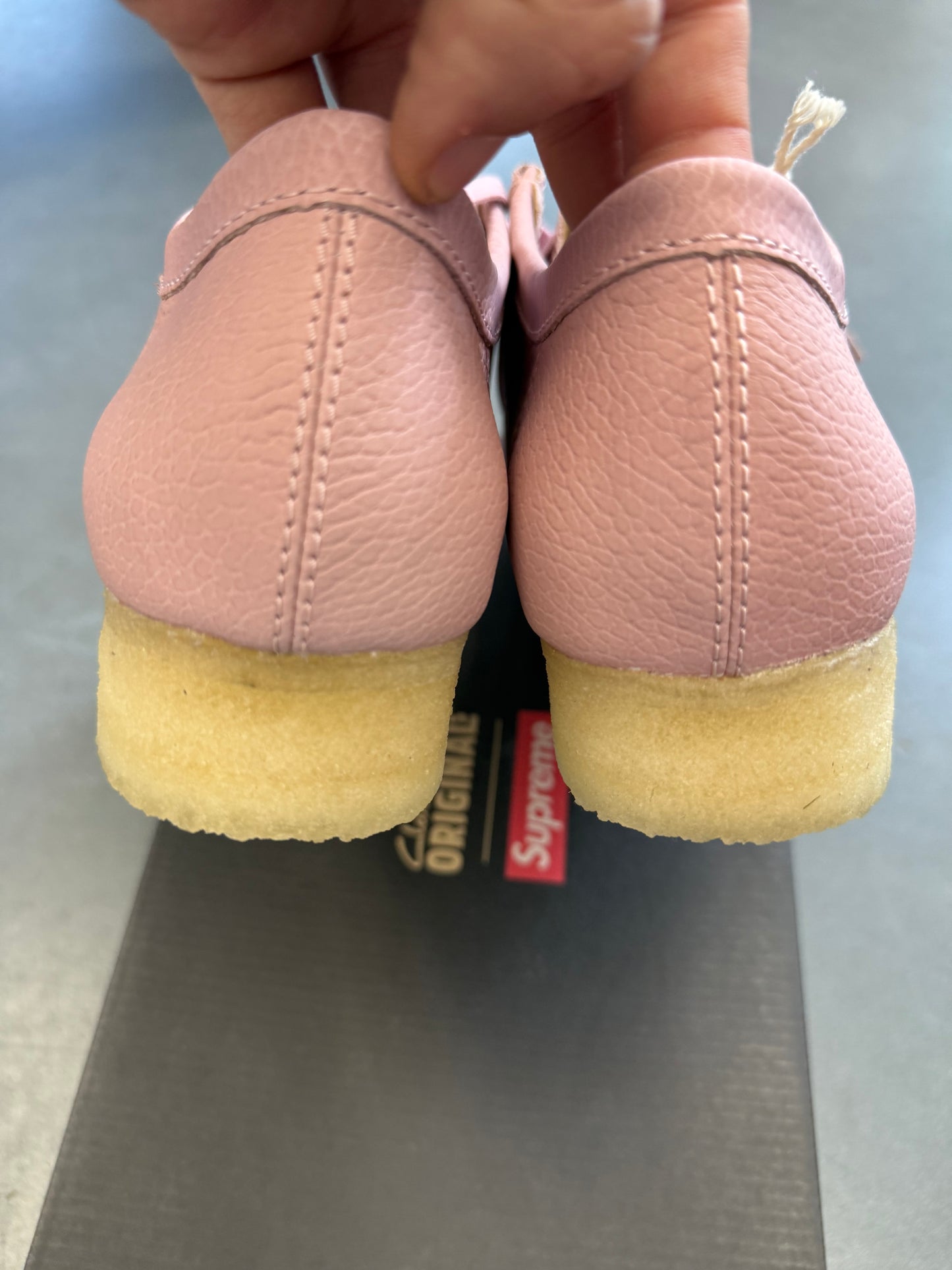 2025 SIZE 9.5 SUPREME CLARK ORIGINALS WALLABEE PINK REFLECTIVE (NEW WITH BOX)