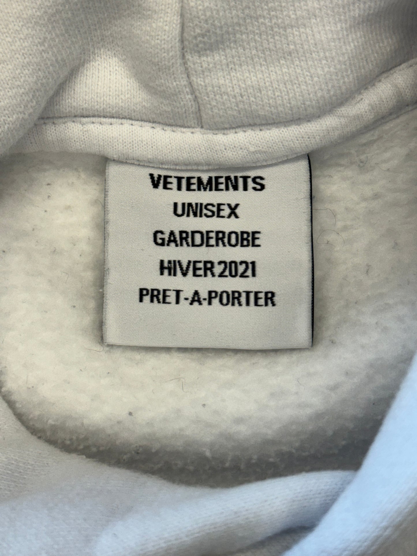 AW21 VETEMENTS HEARTBREAKER HOODIE - WHITE