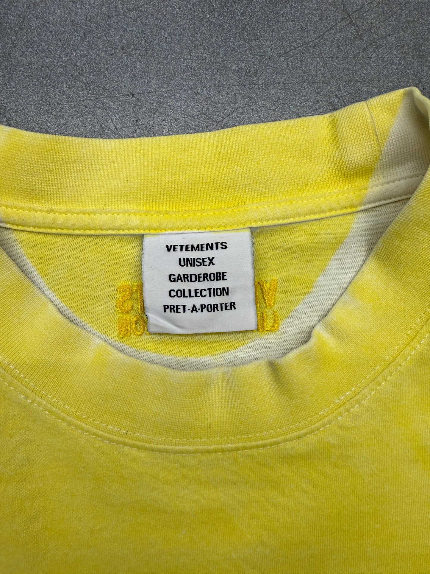 VETEMENTS GAMECHANGING TEE - YELLOW