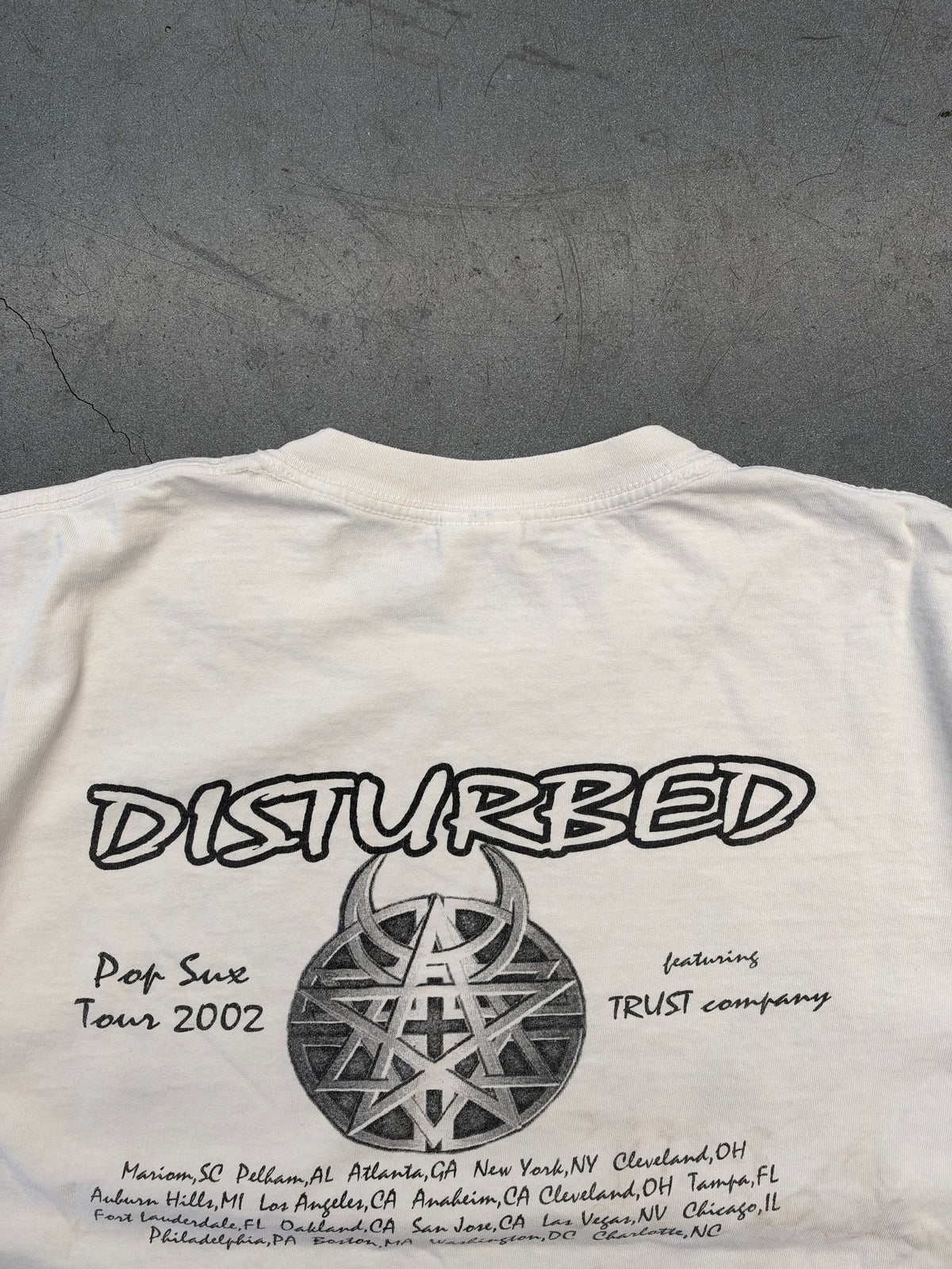 2002 KORN & DISTURBED POP SUX U.S. TOUR TEE (GILDAN ACTIVEWEAR TAG)