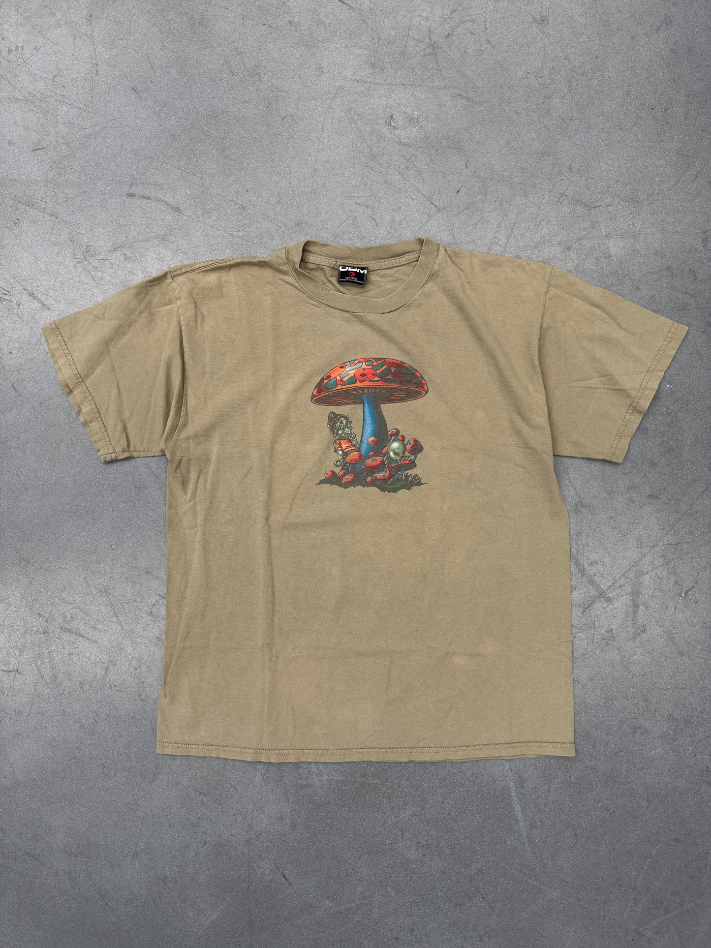 VINTAGE MUSHROOM ALIEN GNOME TEE (ODM TAG)