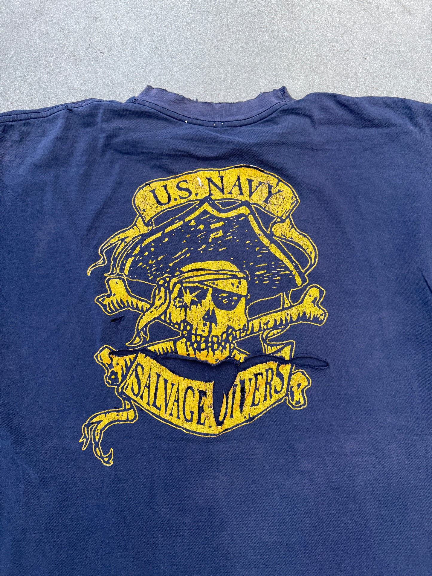 Y2K U.S. NAVY MOBILE DIVING AND SALVAGE UNIT DISTRESSED TEE (FADED TAG)