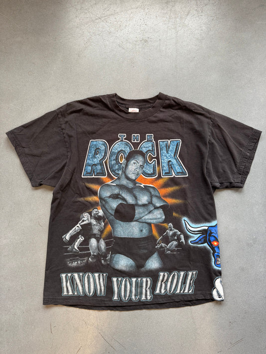 1999 THE ROCK "KNOW YOUR ROLE & SHUT YOUR MOUTH" WRAP AROUND TEE (DELTA TAG)
