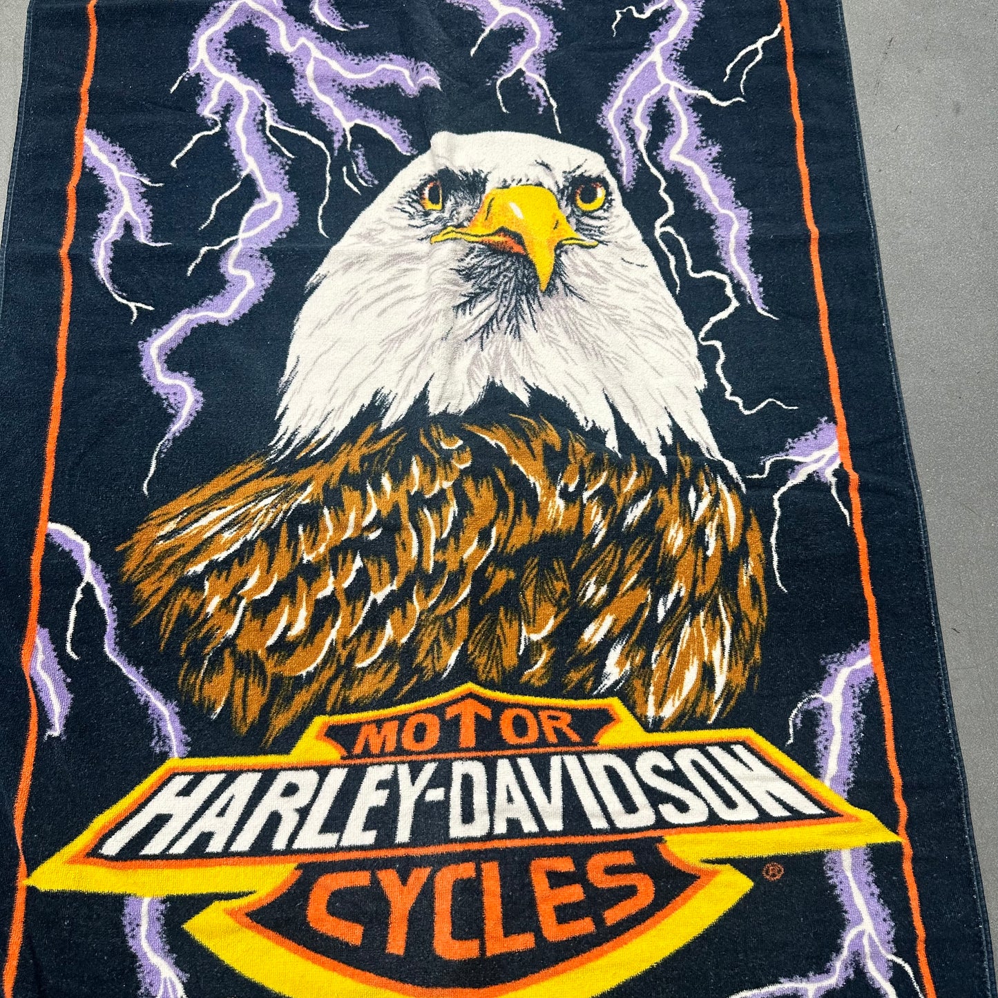 HARLEY-DAVIDSON LIGHTNING TOWEL