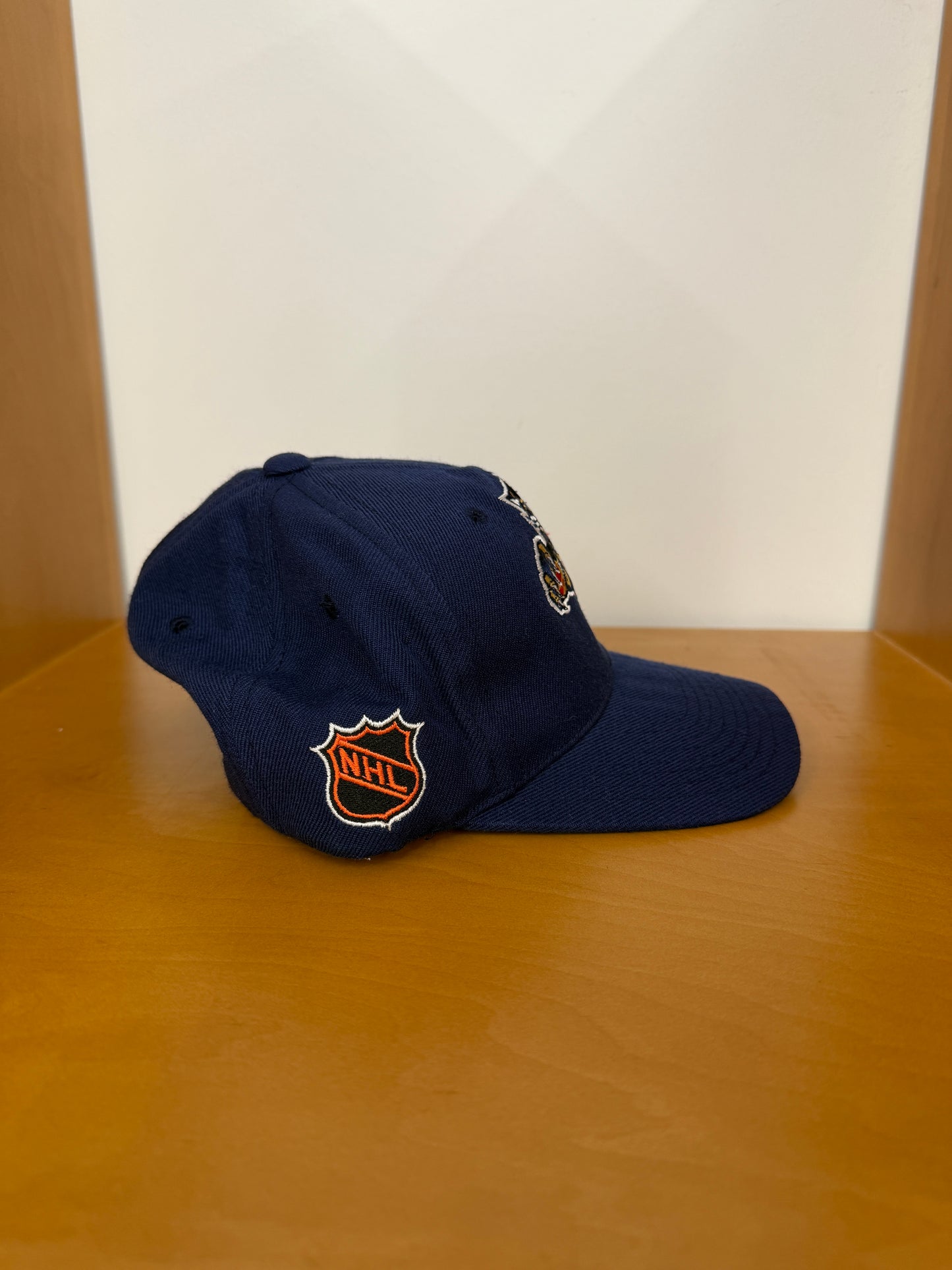 90'S FLORIDA PANTHERS SCRIPT CENTER ICE SNAPBACK (SPORTS SPECIALTIES TAG)