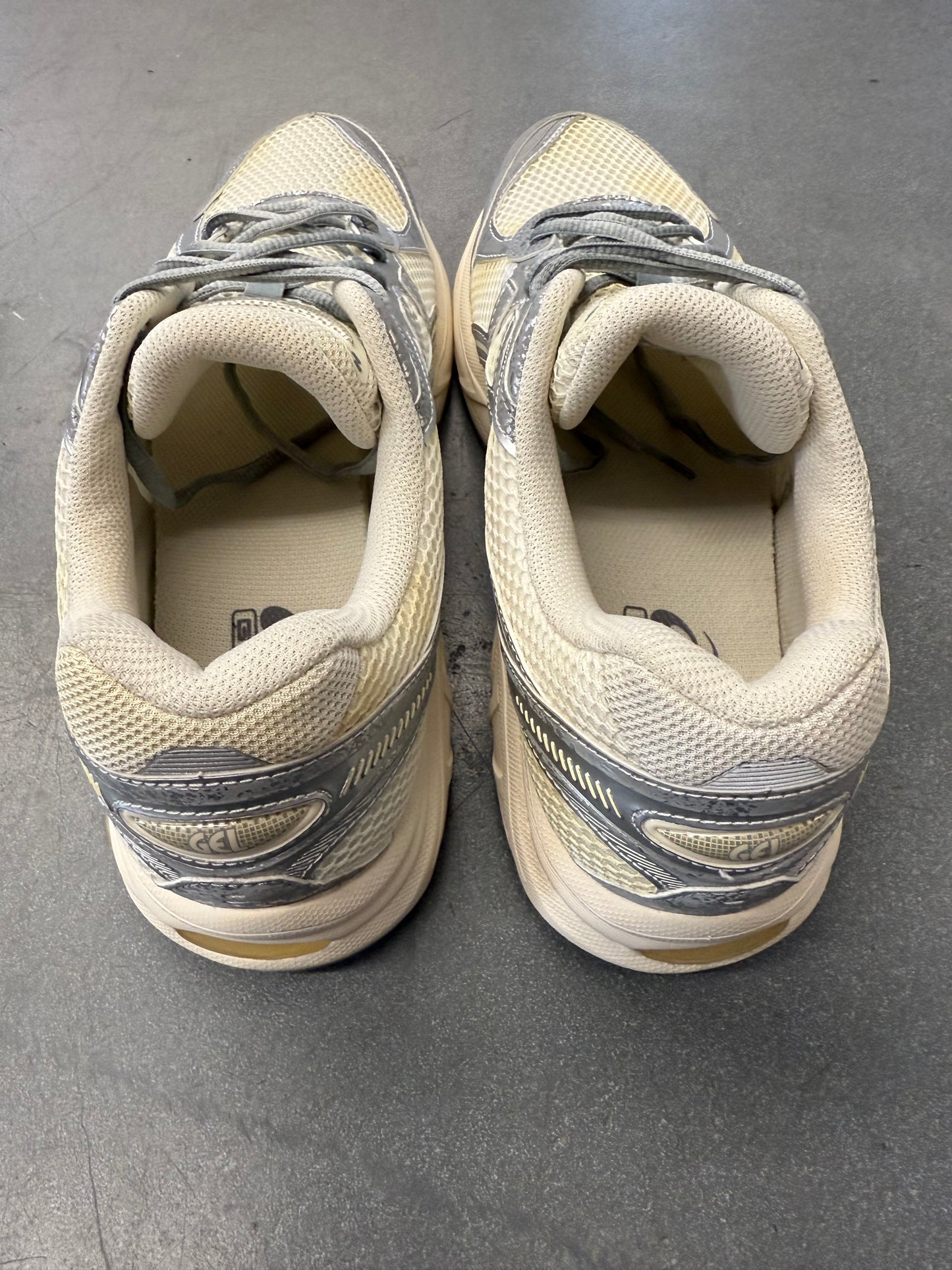 SIZE 10 ASICS GT-2160 CREAM SHEET ROCK (PRE-OWNED WITHOUT BOX)