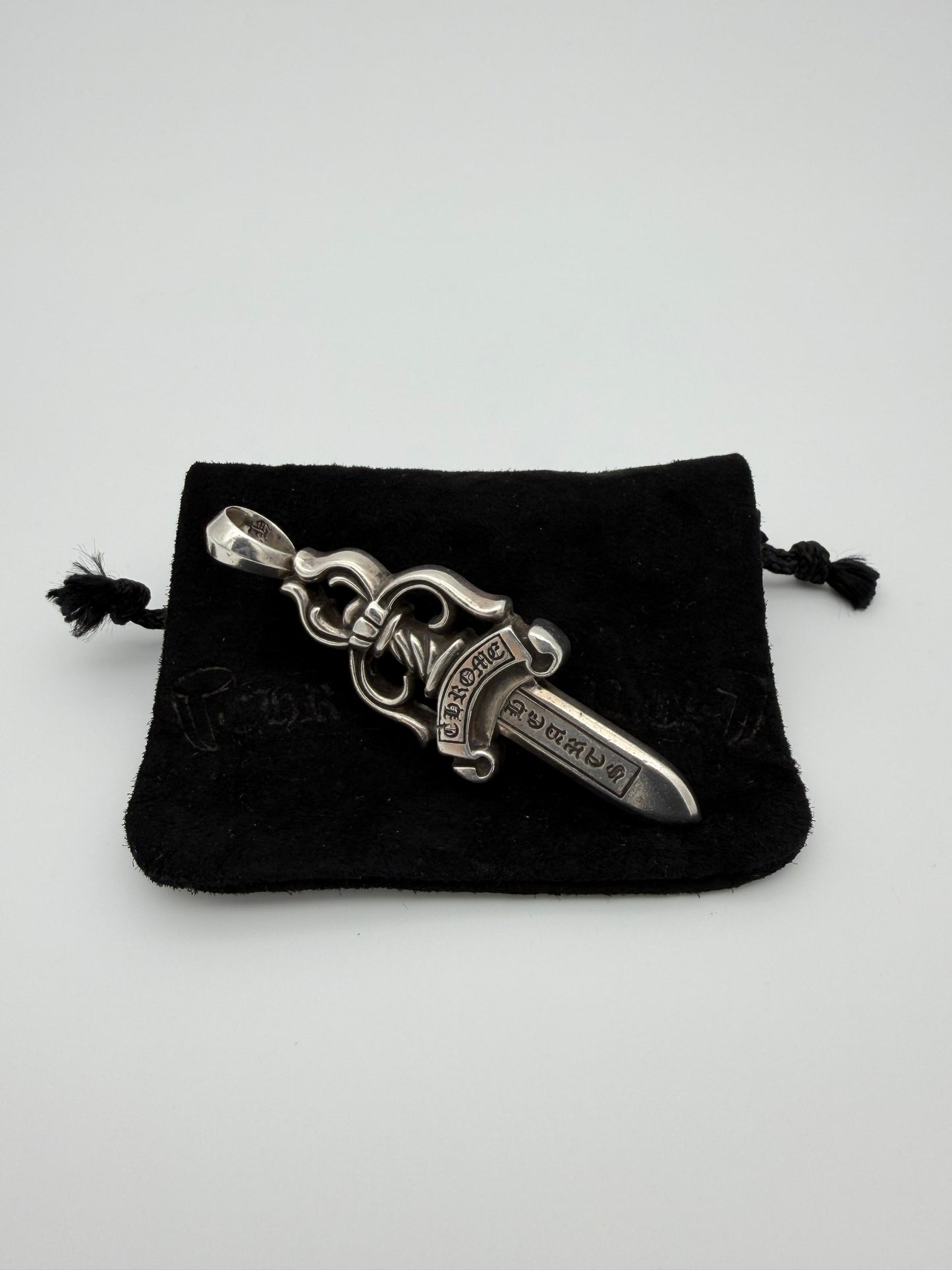 CHROME HEARTS BIG DAGGER SILVER PENDANT
