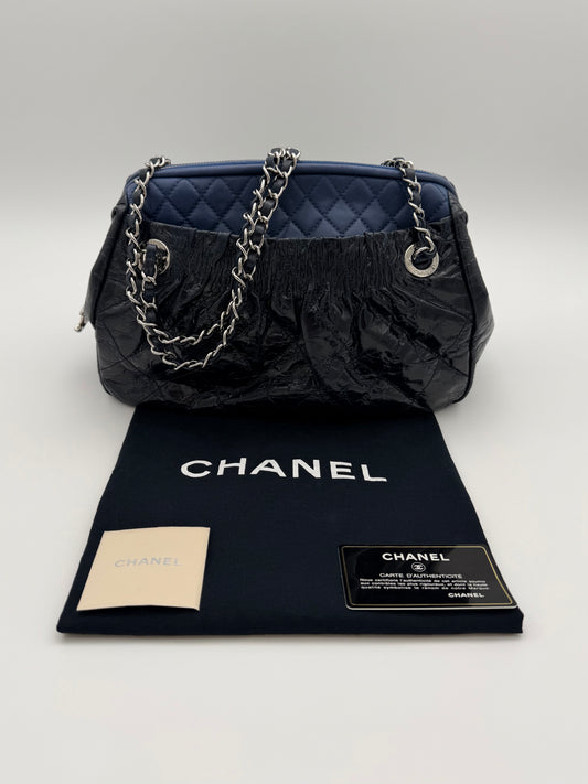 VINTAGE CHANEL TWO-TONE DOUBLE QUILTED LEATHER SHOULDER BAG - NAVY/BLUE