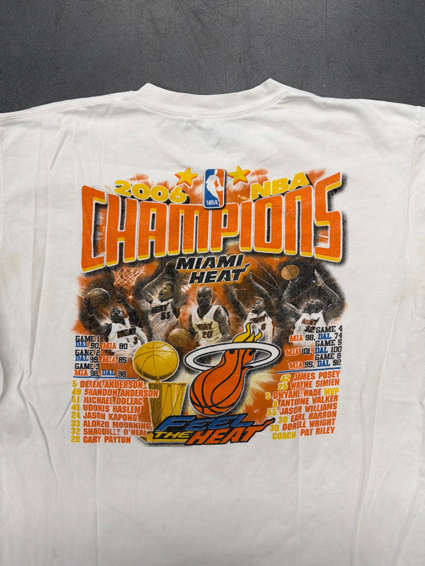 2006 NBA CHAMPIONS MIAMI HEAT BOOTLEG RAP STYLE TEE (FADED TAG)