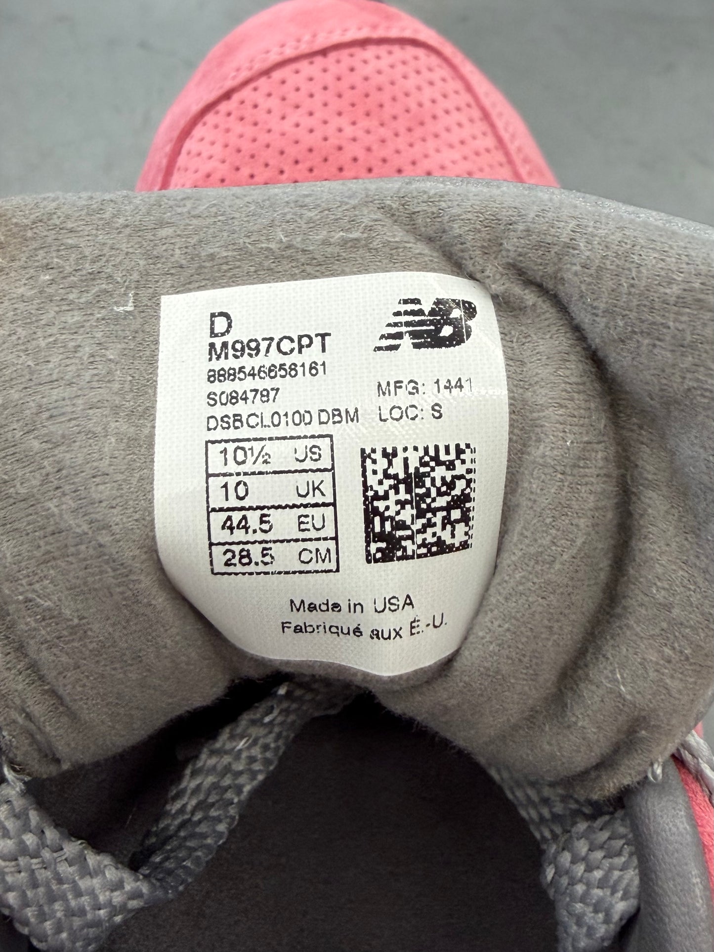 2014 SIZE 10.5 NEW BALANCE 997 CONCEPTS ROSE SNEAKERS (PRE-OWNED WITH SIZE 10 REPLACEMENT BOX)