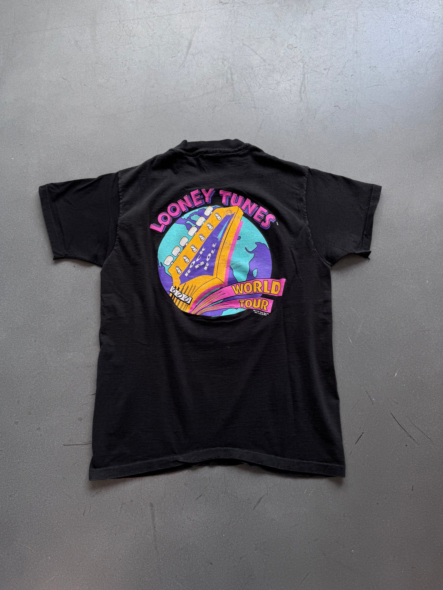 1991 LOONEY TUNES ROCK N ROLL WORLD TOUR TEE (ANVIL RED BAR TAG)