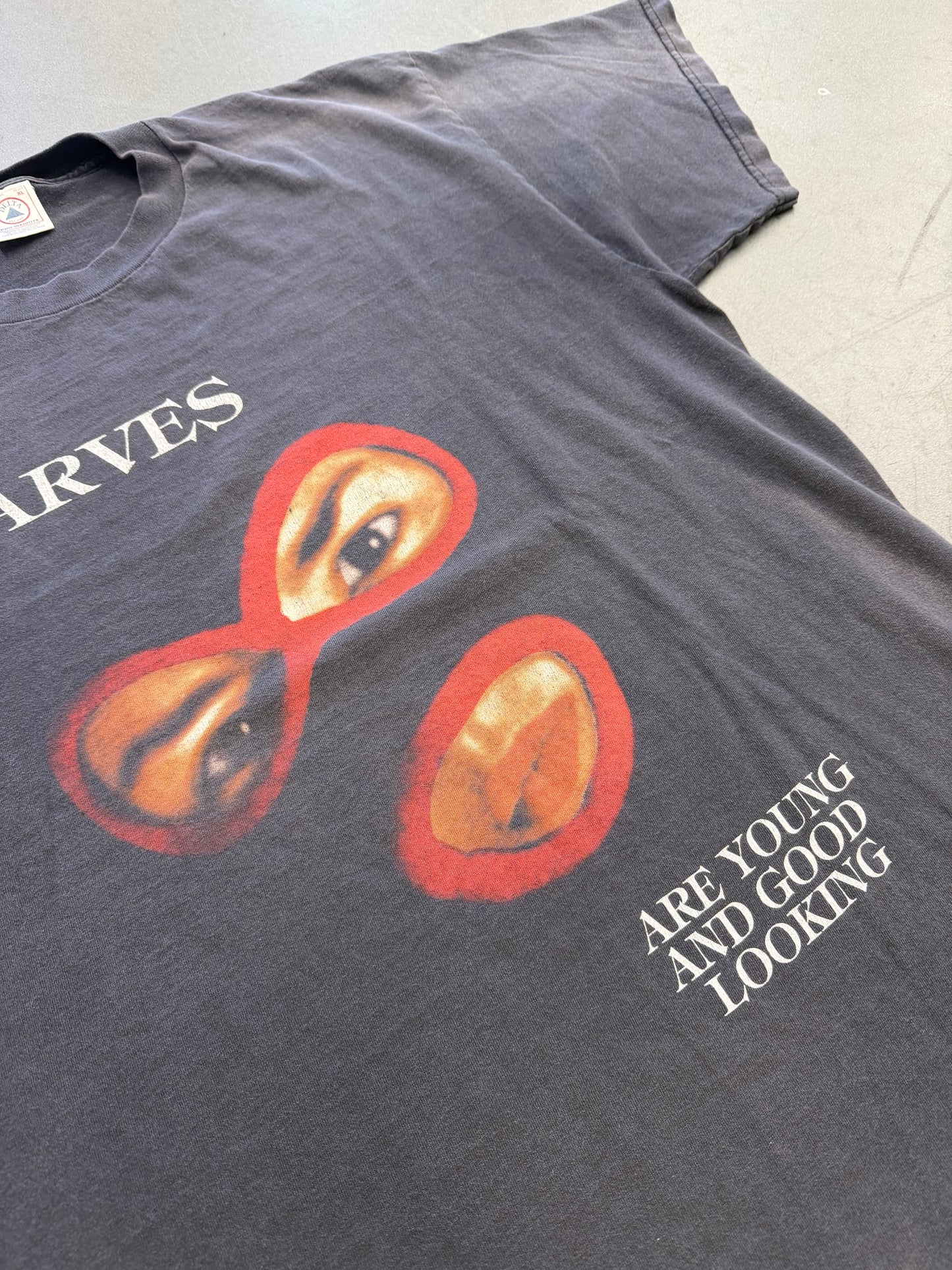 1997 DWARVES ARE YOUNG AND GOOD LOOKING TEE (DELTA TAG)