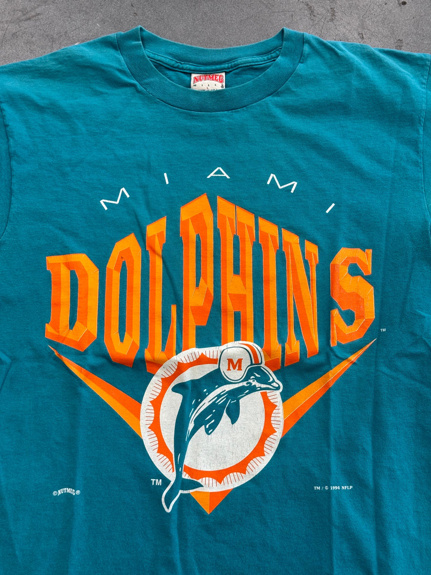 1994 MIAMI DOLPHINS NUTMEG MILLS CHEVRON LOGO SPELLOUT TEE
