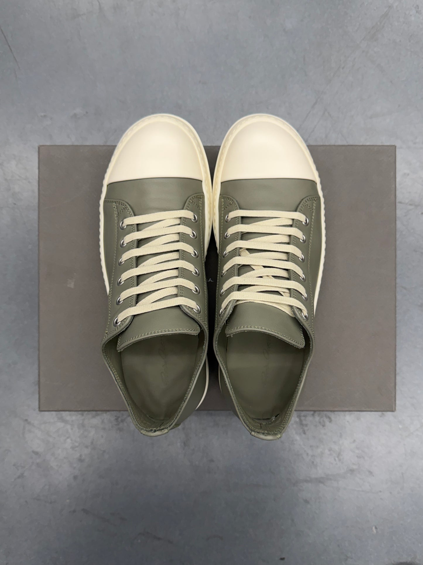 SIZE 40 RICK OWENS LOW SNEAKS - CELADON (NEW IN BOX)