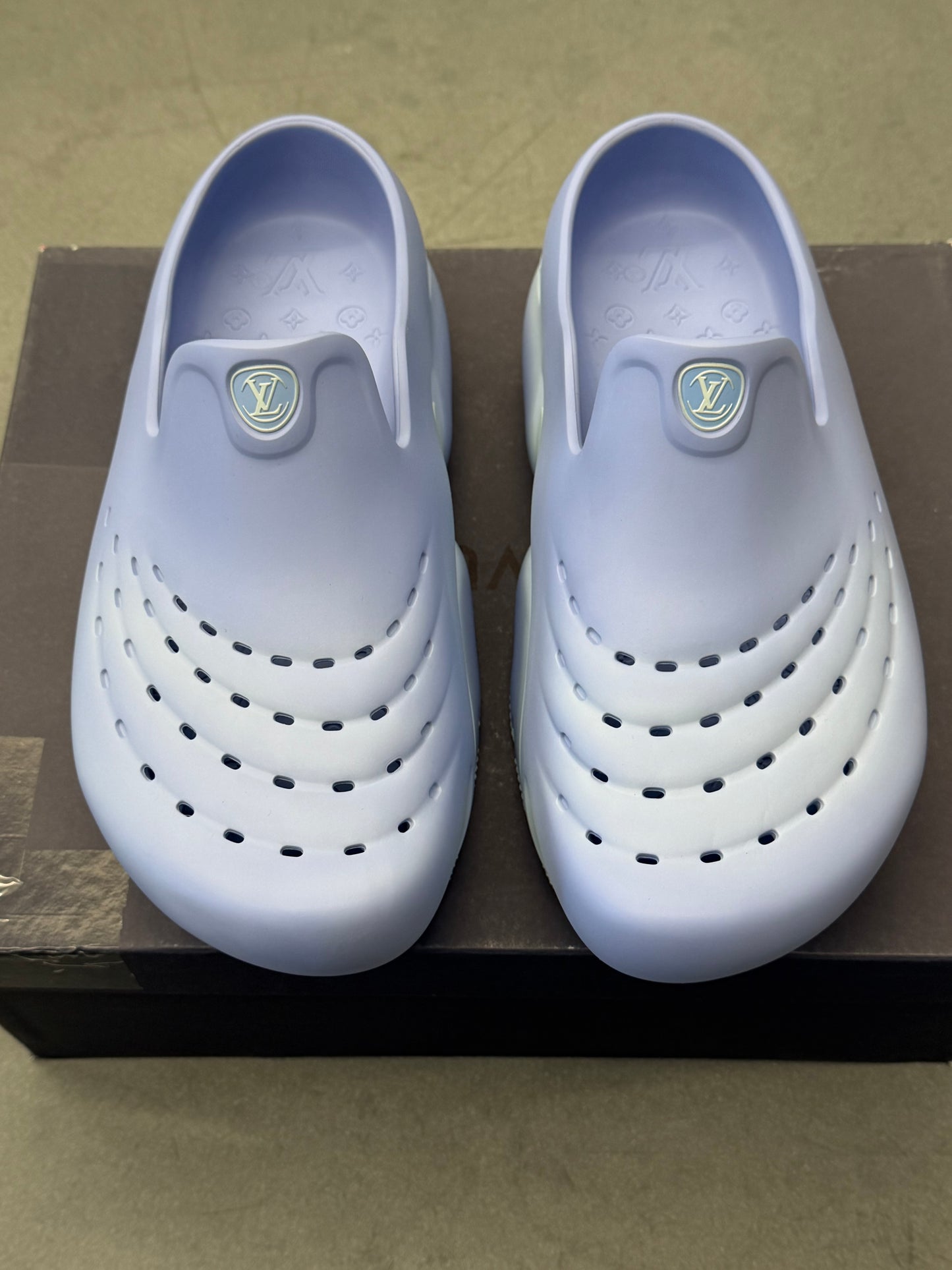 LOUIS VUITTON SHARK CLOG - LIGHT BLUE (W/ BOX)