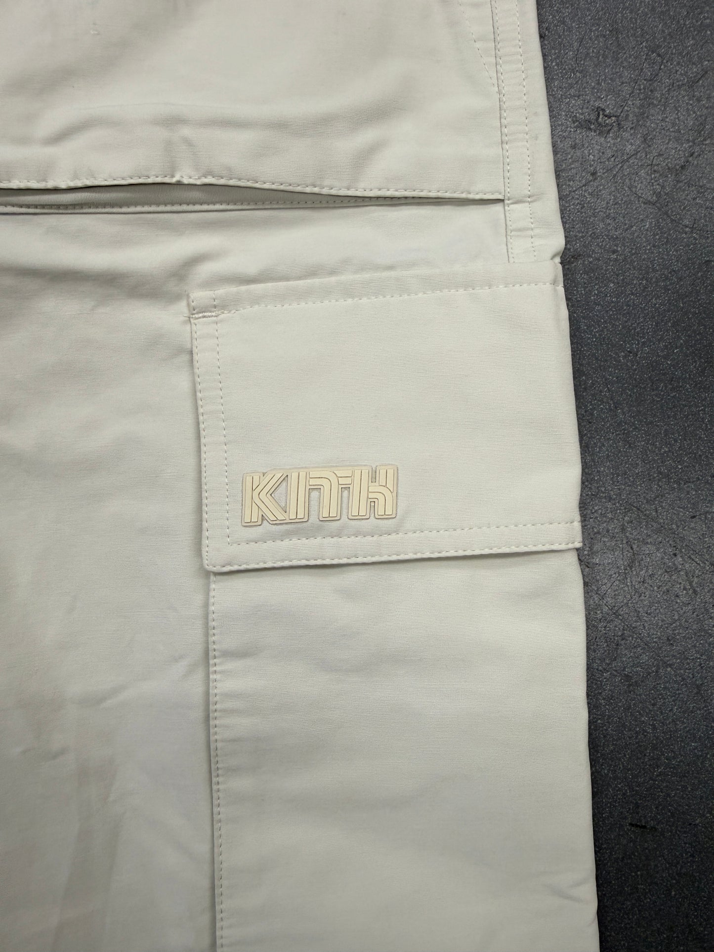 KITH NYLON UTILITY PANT RUBBER LOGO - WHITE