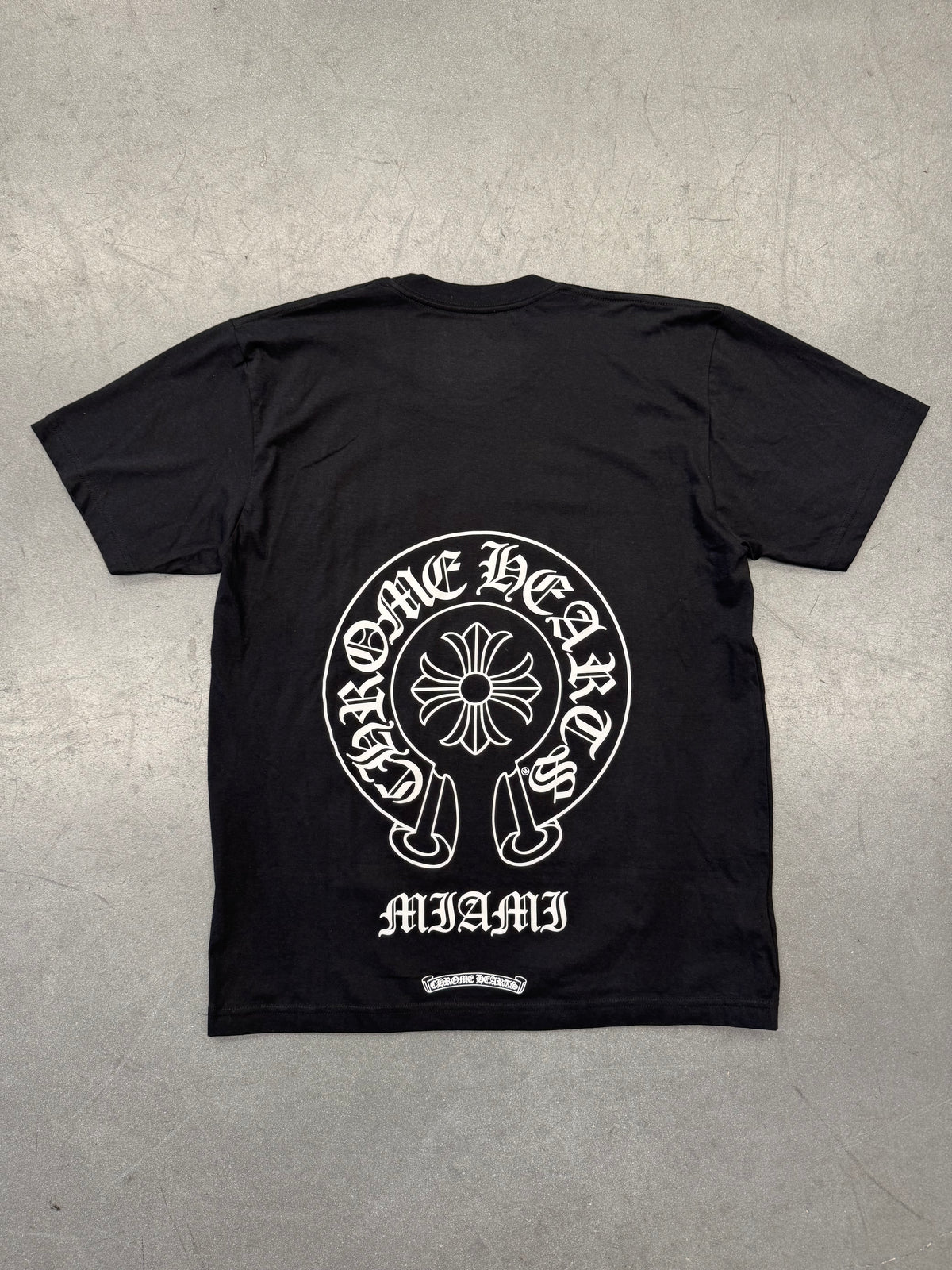 CHROME HEARTS MIAMI EXCLUSIVE HORSESHOE POCKET TEE - BLACK