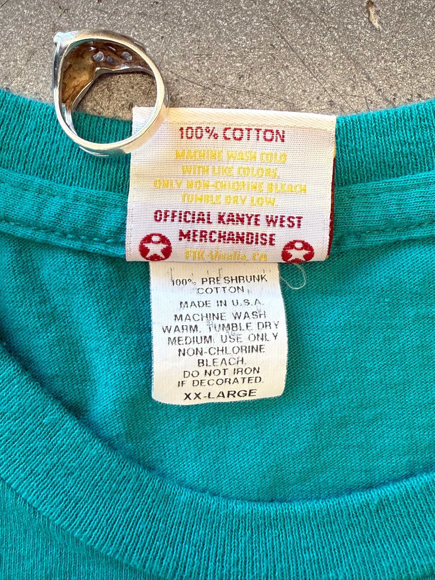 2005 KANYE WEST GRADUATION BEAR TEE (WHITE KANYE TAG)