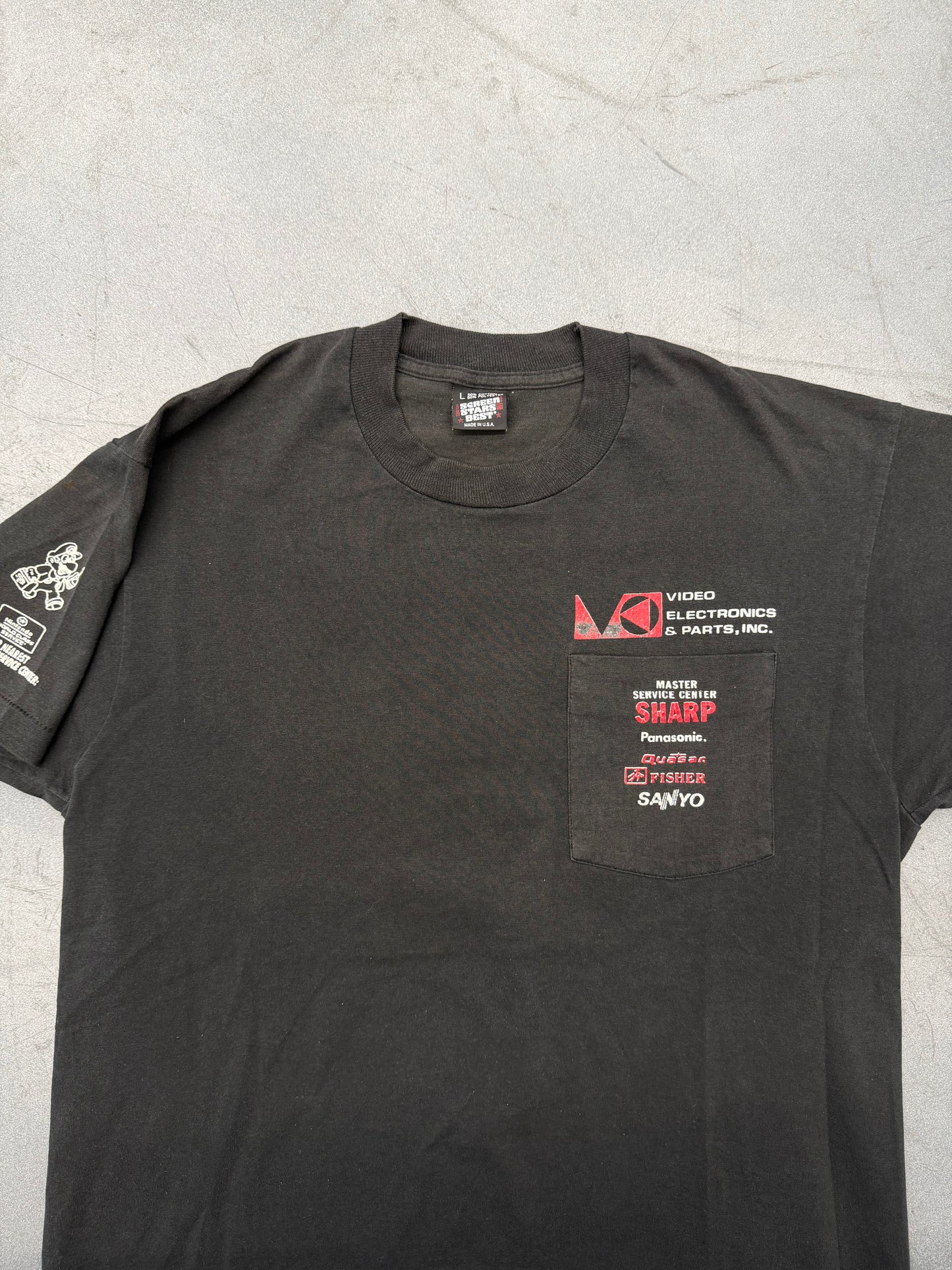 80'S VIDEO ELECTRONICS & PARTS, INC. NINTENDO MARIO POCKET TEE (SCREEN STARS BEST TAG)