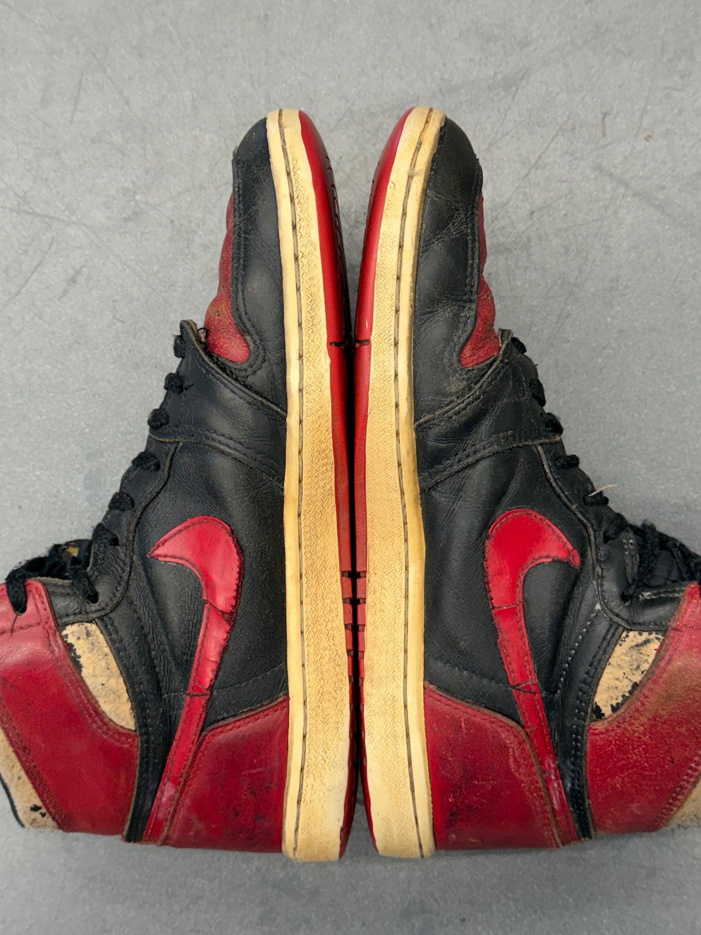 1985 AIR JORDAN 1 HIGH BRED (VERY WORN)