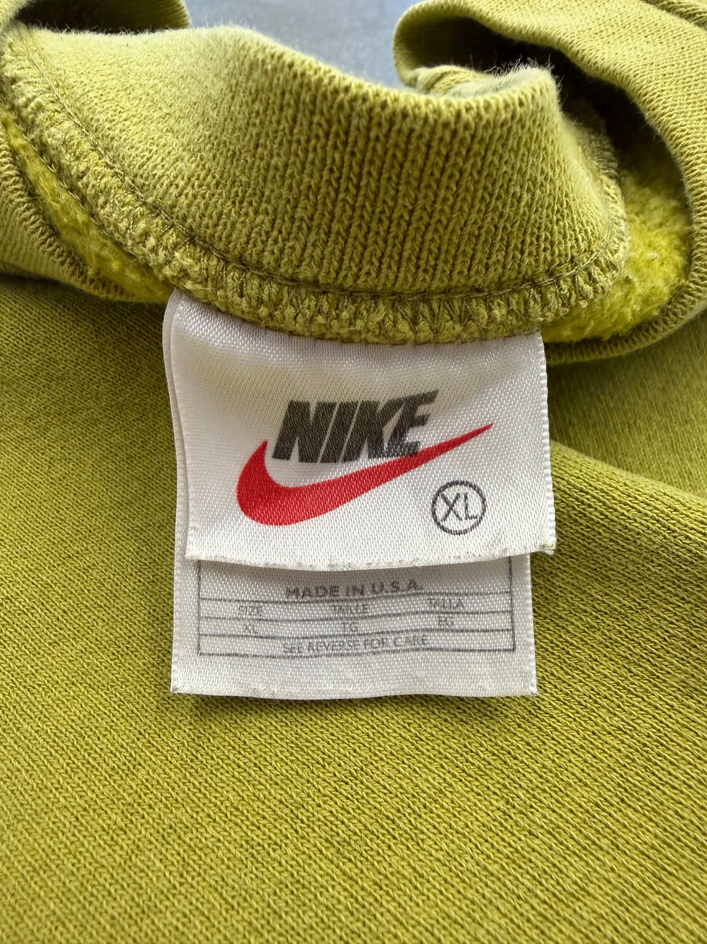 90'S NIKE AVOCADO TWO-TONE GREEN CHEST EMBROIDERED SWOOSH CREWNECK SWEATER (WHITE NIKE TAG)