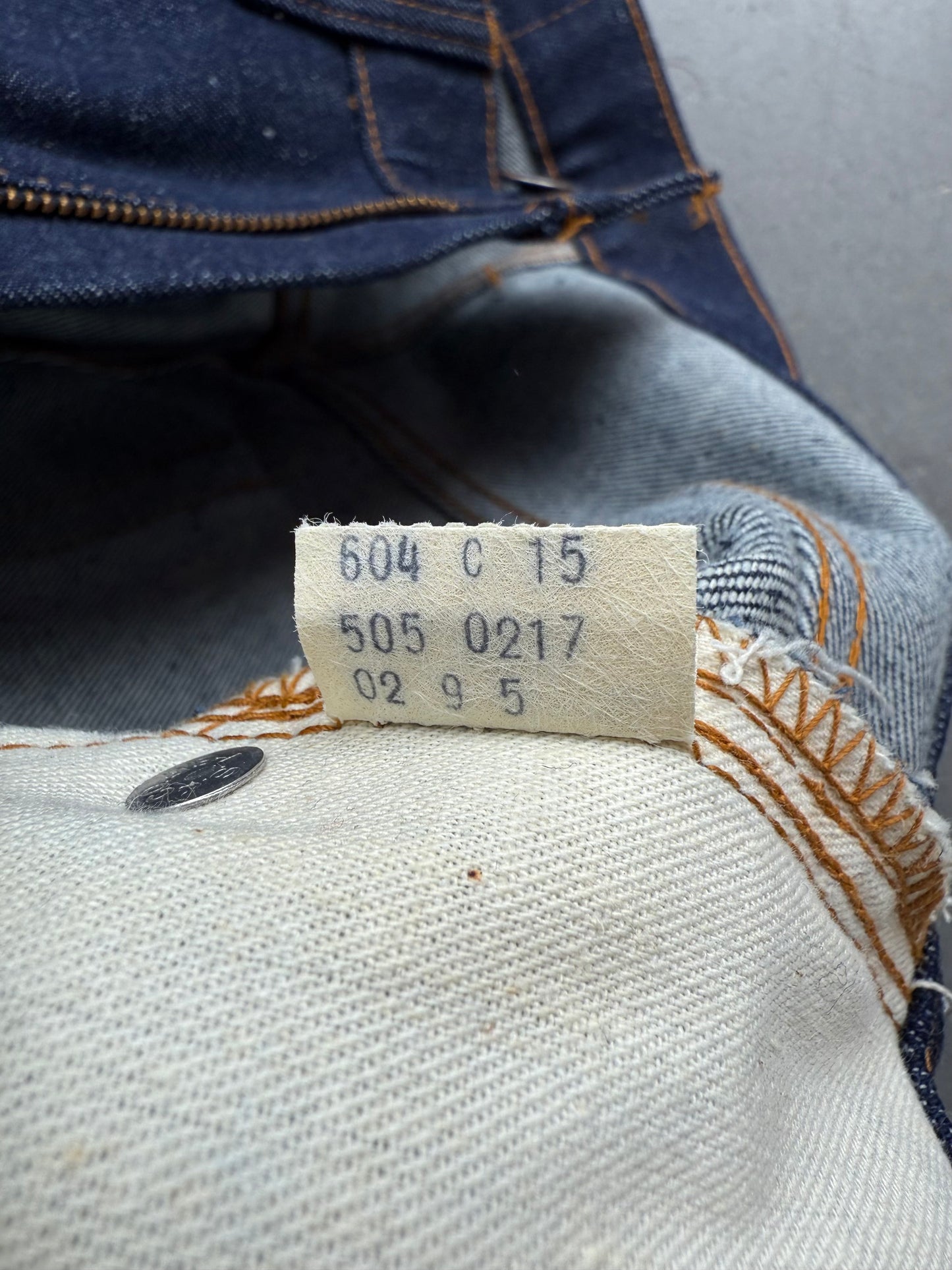 1978 LEVI'S NEW OLD STOCK 505-0217 DENIM JEANS (NWT) (SIZE 32X33)