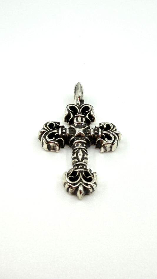 CHROME HEARTS TINY FILIGREE CROSS SILVER PENDANT