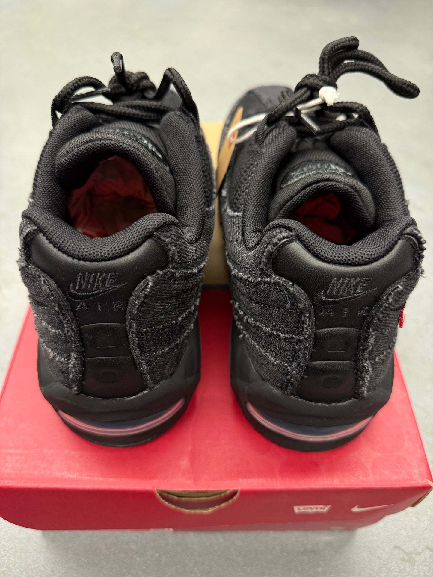 2025 SIZE 9 NIKE AIR MAX 95 OG LEVI'S - BLACK