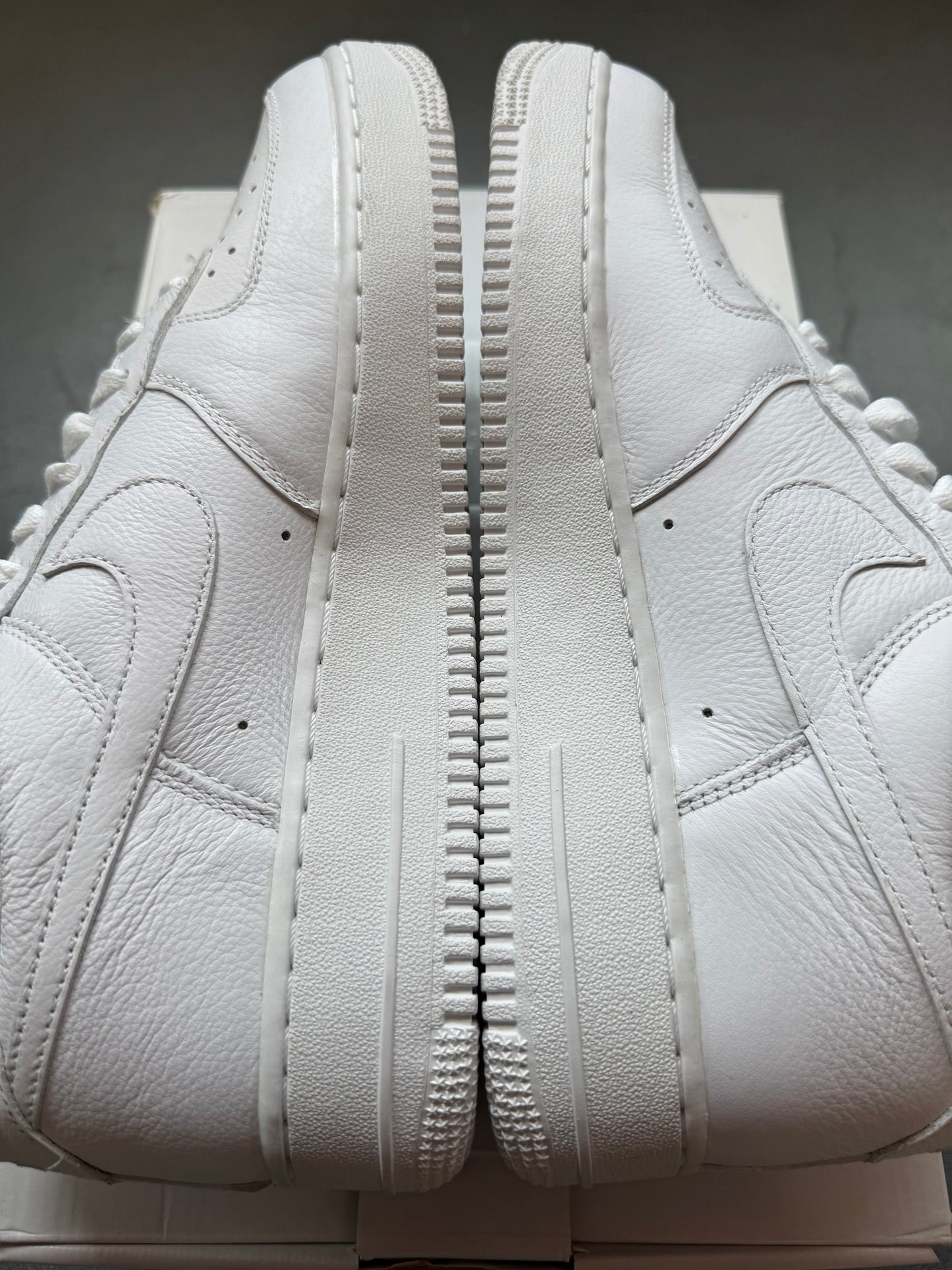 2017 SIZE 9.5 NIKE AIR FORCE 1 ROC-A-FELLA (AF100) (NEW WITH BOX)