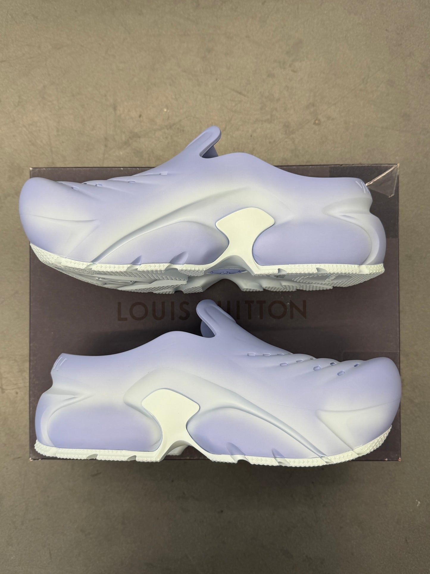 LOUIS VUITTON SHARK CLOG - LIGHT BLUE (W/ BOX)