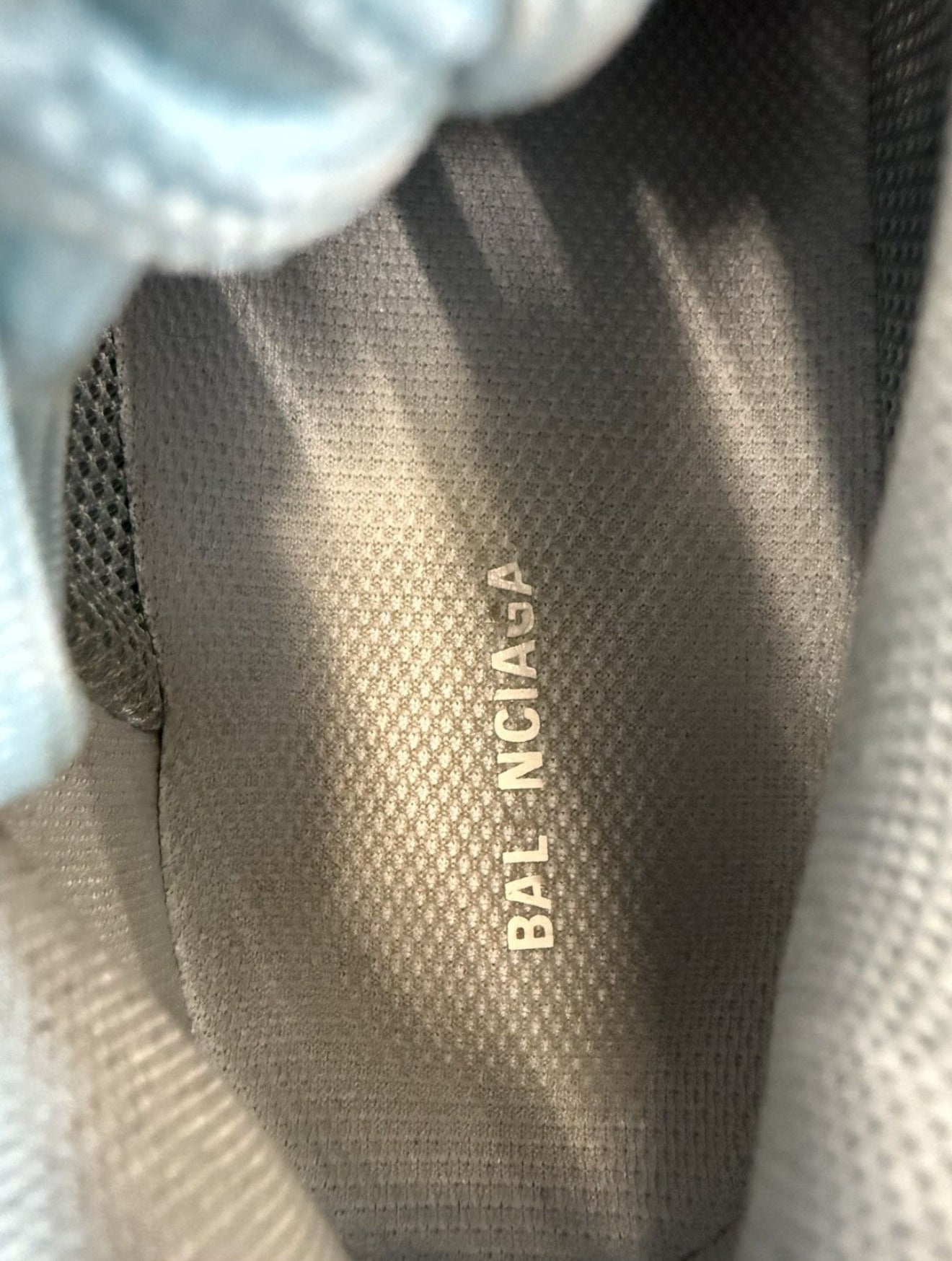 SIZE 39 BALENCIAGA TRIPLE S LIGHT BLUE (PRE-OWNED WITH BOX)